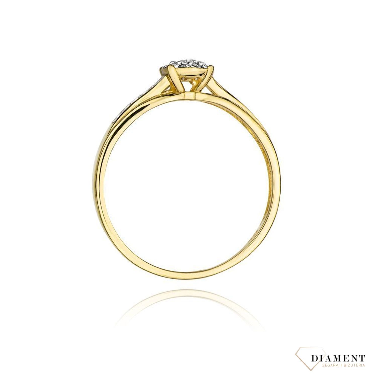 Złoty pierścionek damski 585 Bogato zdobiony pierścionek z Diamentami 0.13 ct DIAPRSW034Z585B0.13  Pierścionek z żółtego 14 karatowego złota z Diamentami, idealny prezent dla każdej kobiety. Możliwość zamówienia Twojego Rozm.jpg