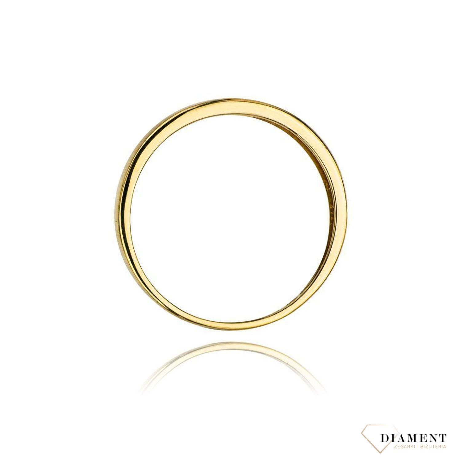 Złoty pierścionek damski 585 Złota obrączka z Diamentami 0.03 ct DIAPRSW064Z585B0.03 Pierścionek z żółtego 14 karatowego złota z Diamentami, idealny prezent dla każdej kobiety. Możliwość zamówienia Twojego Rozmiaru..jpg