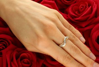 Pierścionek złoty diamenty HSI2 0,06ct7 Pierścionek damski bogato zdobiony diamentami, złota biżuteria z 7 Diamentami DIAPRSW116Z585B0.06. Damski pierścionek wykonany z żółtego 14 karatowego5.jpg