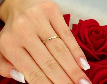 Klasyczny pierścionek złoty W0222 wykonany z żółtego złota próby 585. Jednokamieniowy design z kamieniem 0.13 ct (3.0 mm). Waga 1.4–2.0 g, wysokość korony 4.2 mm.7.jpg