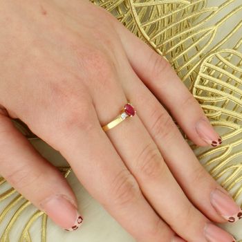 Złoty pierścionek z rubinem 0,60 ct i diamentami 585 – elegancki klasyk rubin.jpg