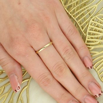 Złoty pierścionek z rubinem 0,60 ct i diamentami 585 – elegancki klasyk tył.jpg