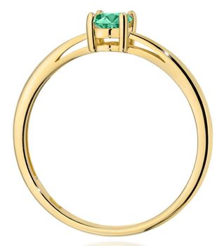 Pierścionek złoty W0685 wykonany z żółtego złota próby 585. Ozdobiony szmaragdem owalnym 0.40 ct (6 x 4 mm). Wysokość korony 3.8 mm, szerokość szyny 1.5 mm, waga 1.4–2.0 g. 3.jpg