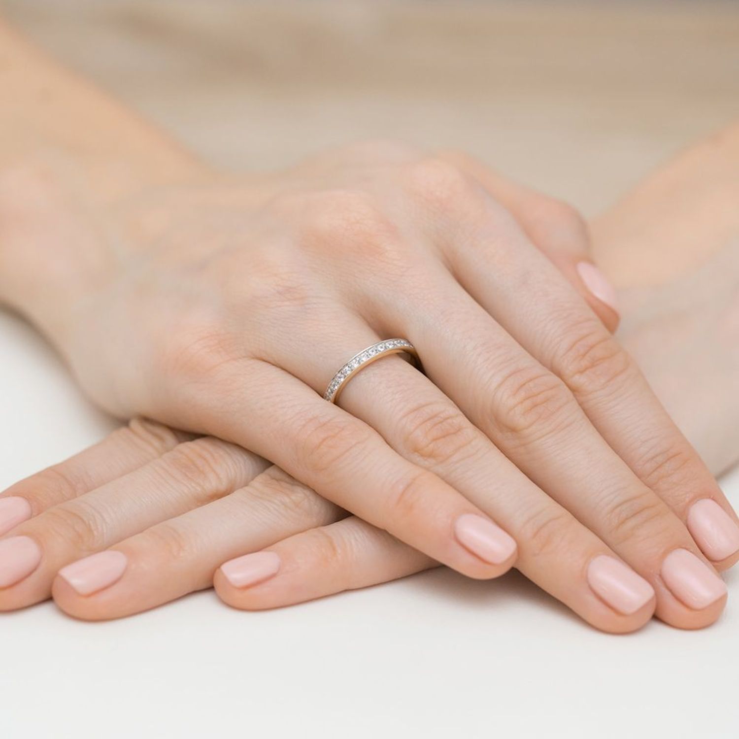 Złoty pierścionek damski 585 Obrączka wysadzana 14 Diamentami 0,20 ct 1.jpg