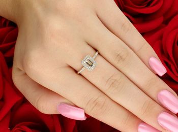 Pierścionek z morganitem i 30 diamentami 0,19 ct (HSI2). Złoto próby 585, romantyczna oprawa. Idealny prezent dla kobiety. Certyfikat autentyczności w zestawie.2.jpg