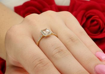 Pierścionek z morganitem i 30 diamentami 0,19 ct (HSI2). Złoto próby 585, romantyczna oprawa. Idealny prezent dla kobiety. Certyfikat autentyczności w zestawie.4.jpg