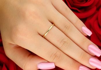Pierścionek z morganitem i 30 diamentami 0,19 ct (HSI2). Złoto próby 585, romantyczna oprawa. Idealny prezent dla kobiety. Certyfikat autentyczności w zestawie.5.jpg