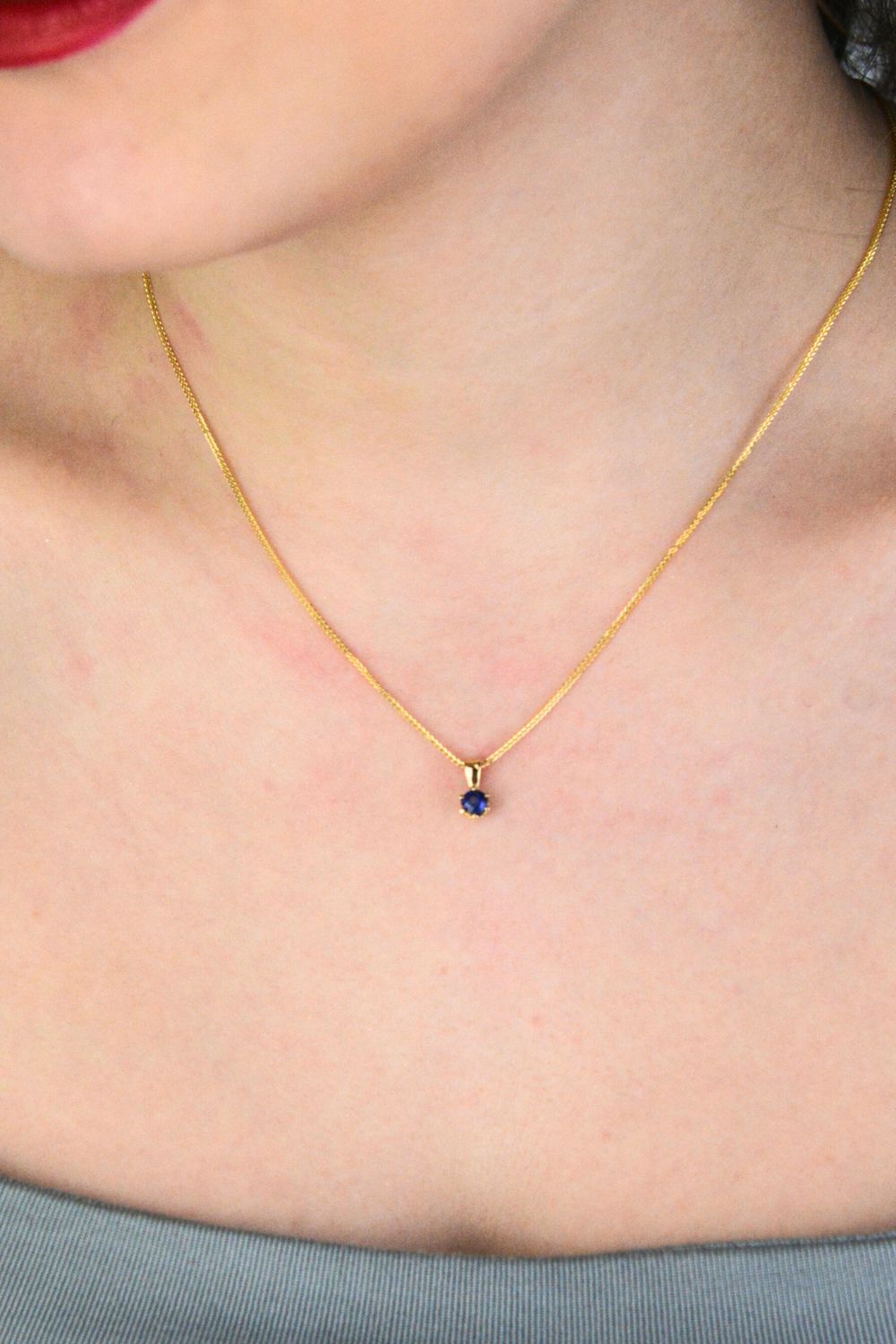 Złota zawieszka z naturalnym szafirem 0.30 ct – Z0076.SAB  Złoto 585 z certyfikatem.jpg