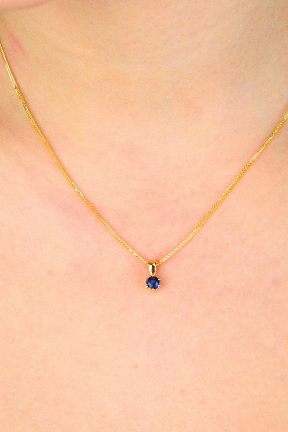 Złota zawieszka z naturalnym szafirem 0.30 ct – Z0076.SAB  Złoto 585 z certyfikatem.jpg