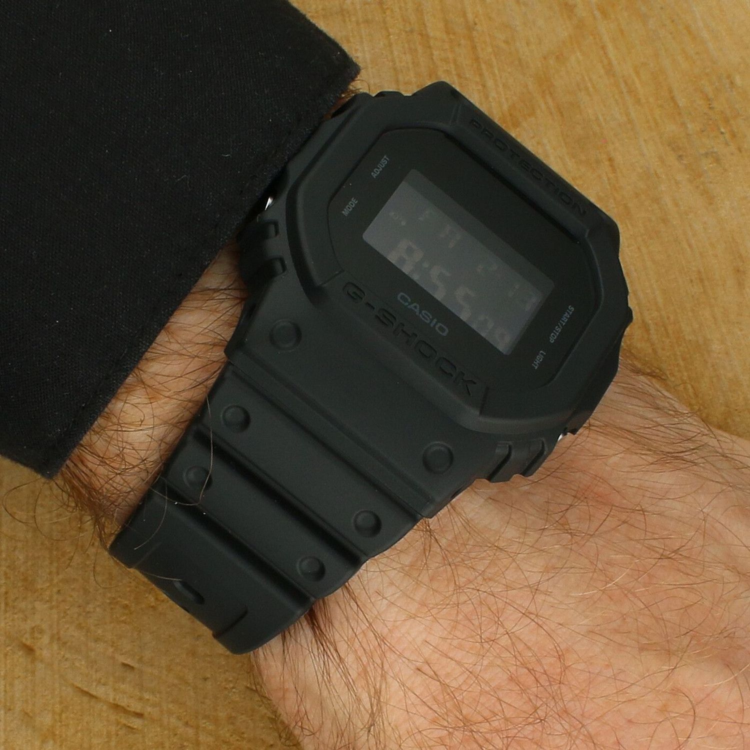 Zegarek Casio G-SHOCK DW-5600UBB-1ER – sportowy, wytrzymały, cyfrowy, czarny.jpg