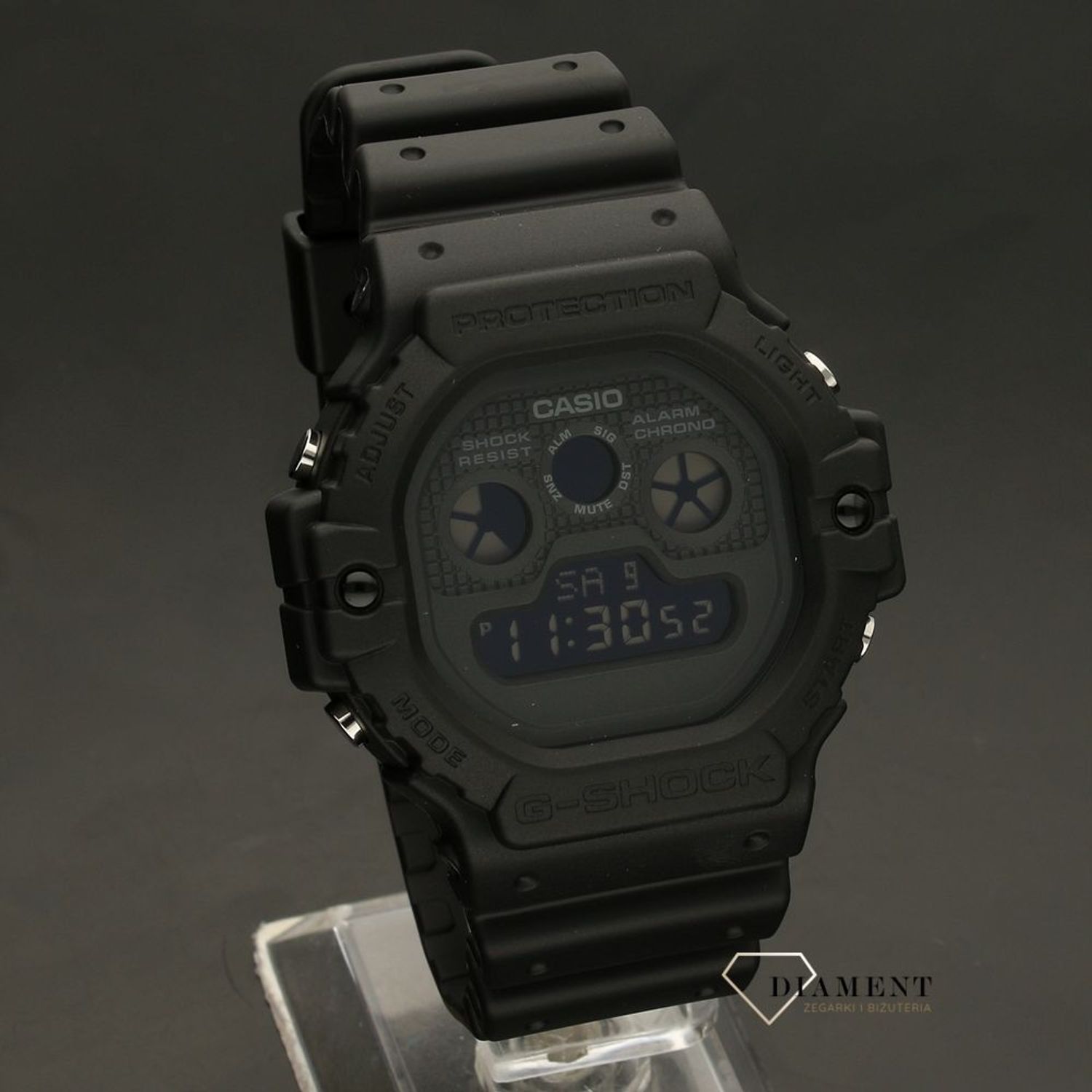 Casio G-SHOCK DW-5900BB-1ER Original.jpg