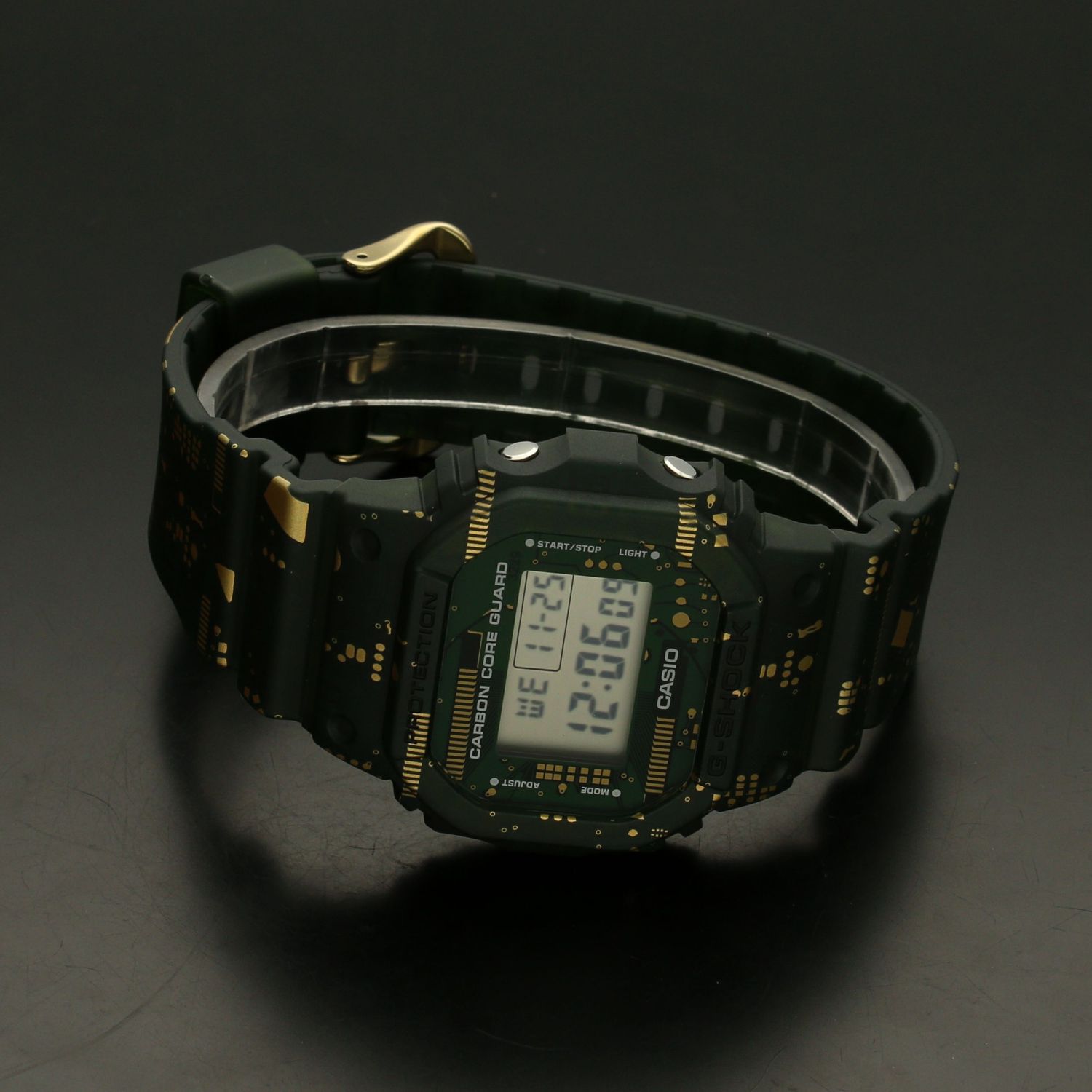 Zegarek Casio G-shock DWE-5600CC-3ER Zielony Electronic.jpg