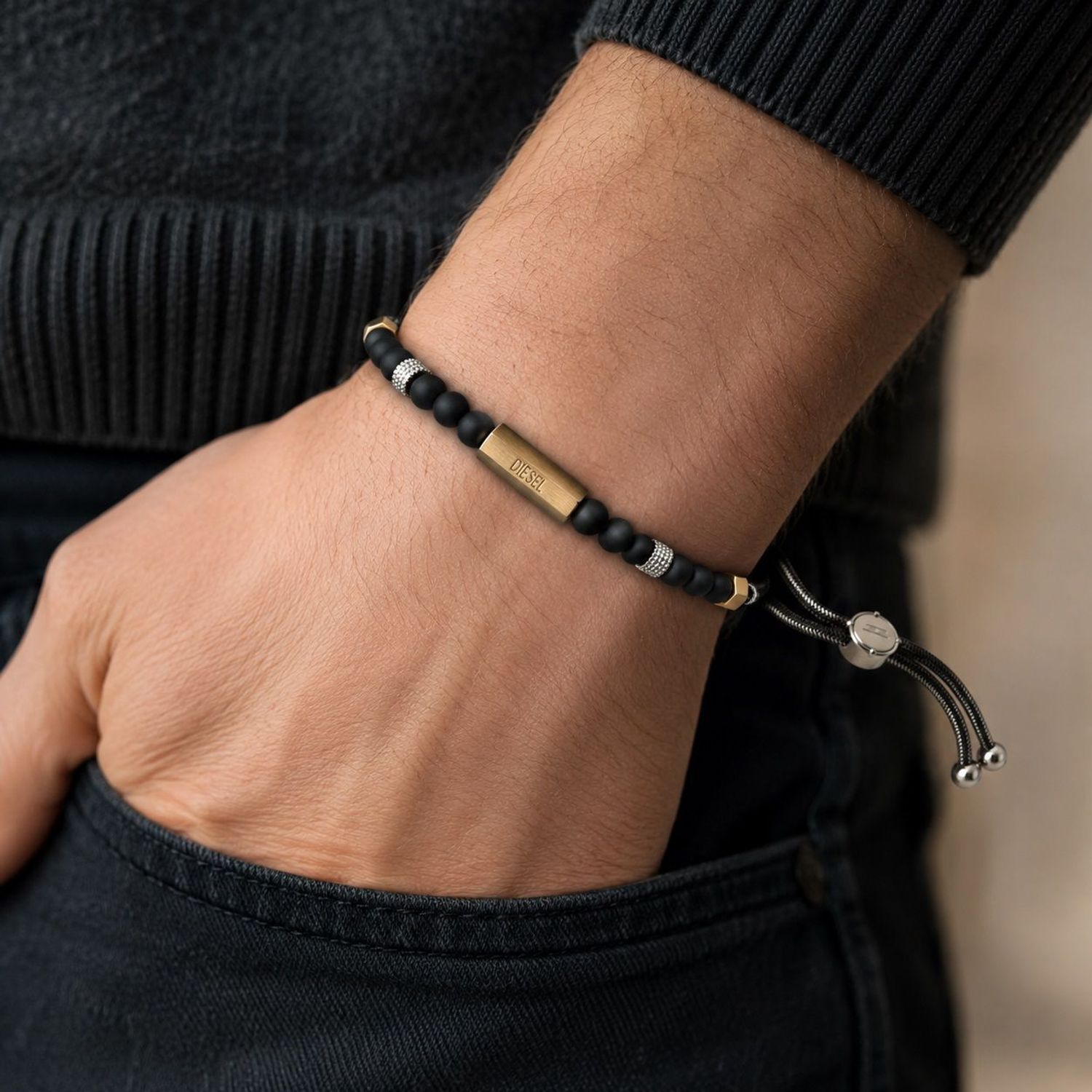 Bransoletka męska Diesel Beads DX1269710 czarna stal agat złote detale.jpg