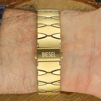 Diesel DZ2214 D-SRUPTOR – Złoty Męski Zegarek zapięcie.jpg
