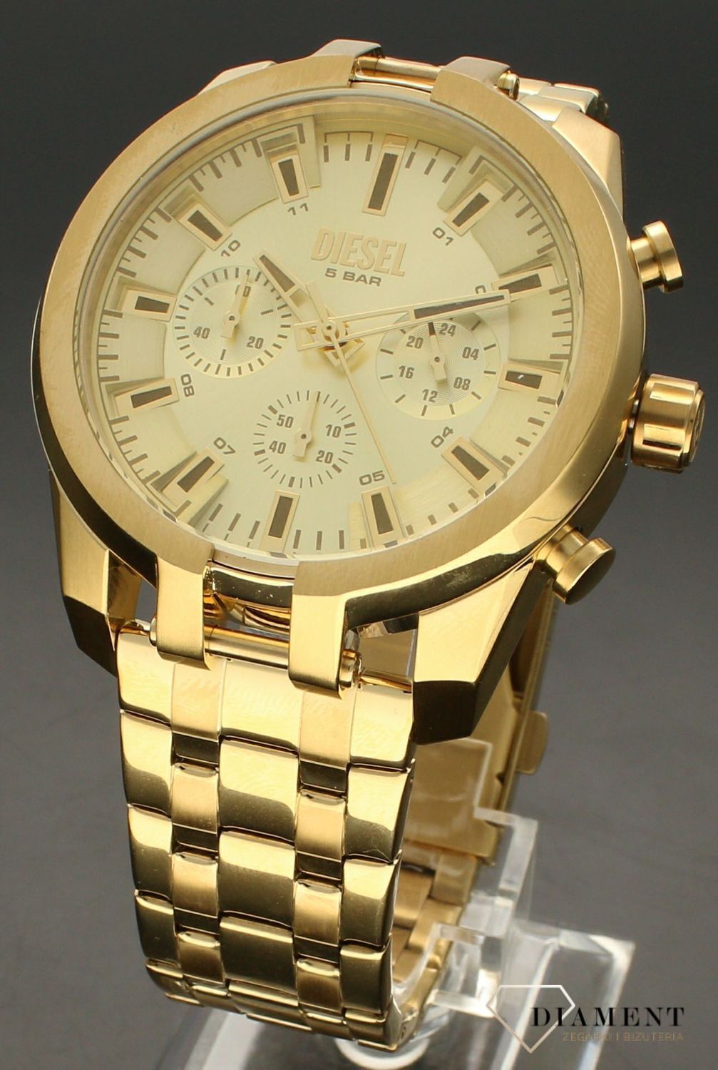 Zegarek męski Diesel Split Chronograph na bransolecie DZ4623. Męski zegarek Diesel. Męski zegarek na bransolecie. Zegarek męski w złotym kolorze. Zegarek męski z chronografem. Zegarek męski modowy Diesel idealny na prezent.  (2).jpg