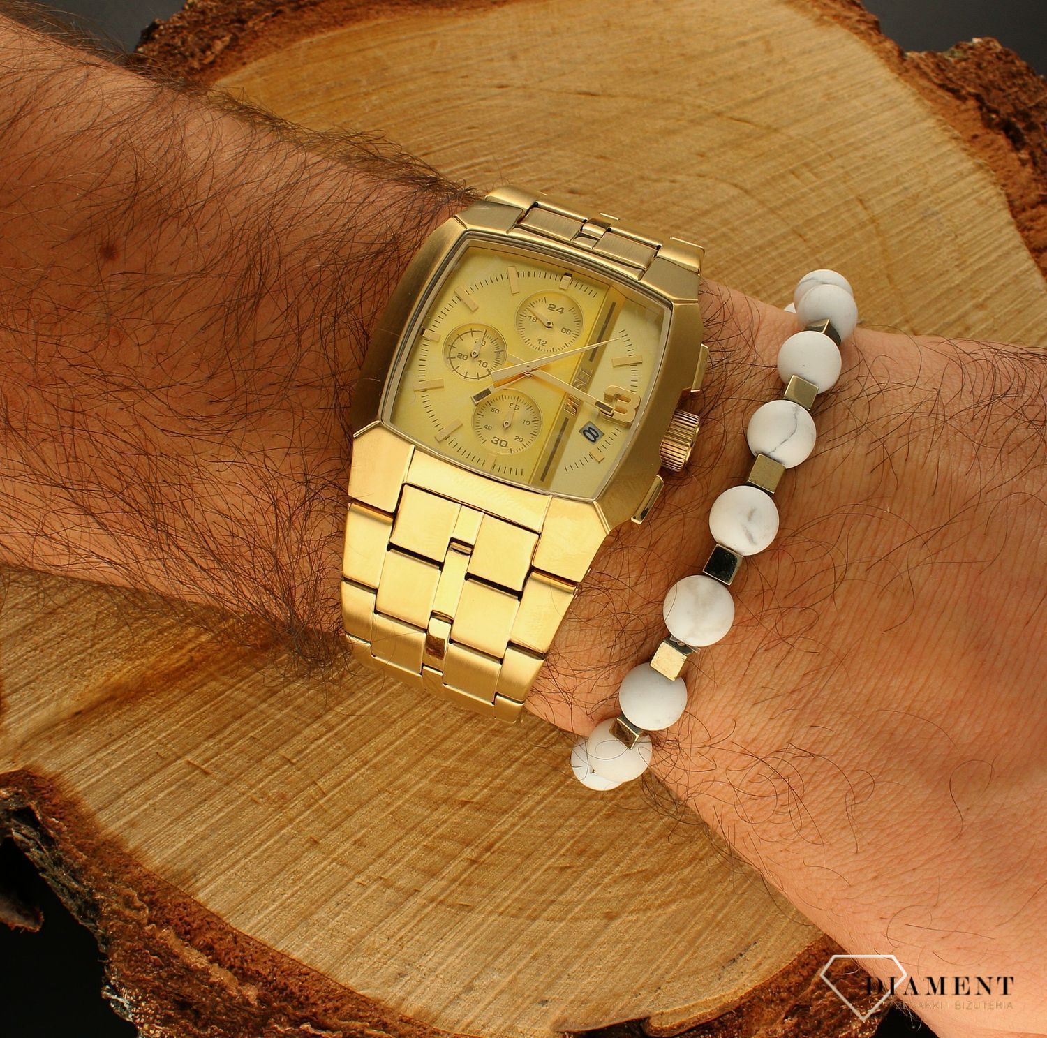 Zegarek męski Diesel CLIFFHANGER na złotej bransolecie DZ4639. Męski zegarek Diesel. Męski zegarek klasyczny na bransolecie. Zegarek męski na złotej bransolecie . Modowy zegarek męski. Zegarek męski na bransolecie Di.jpg