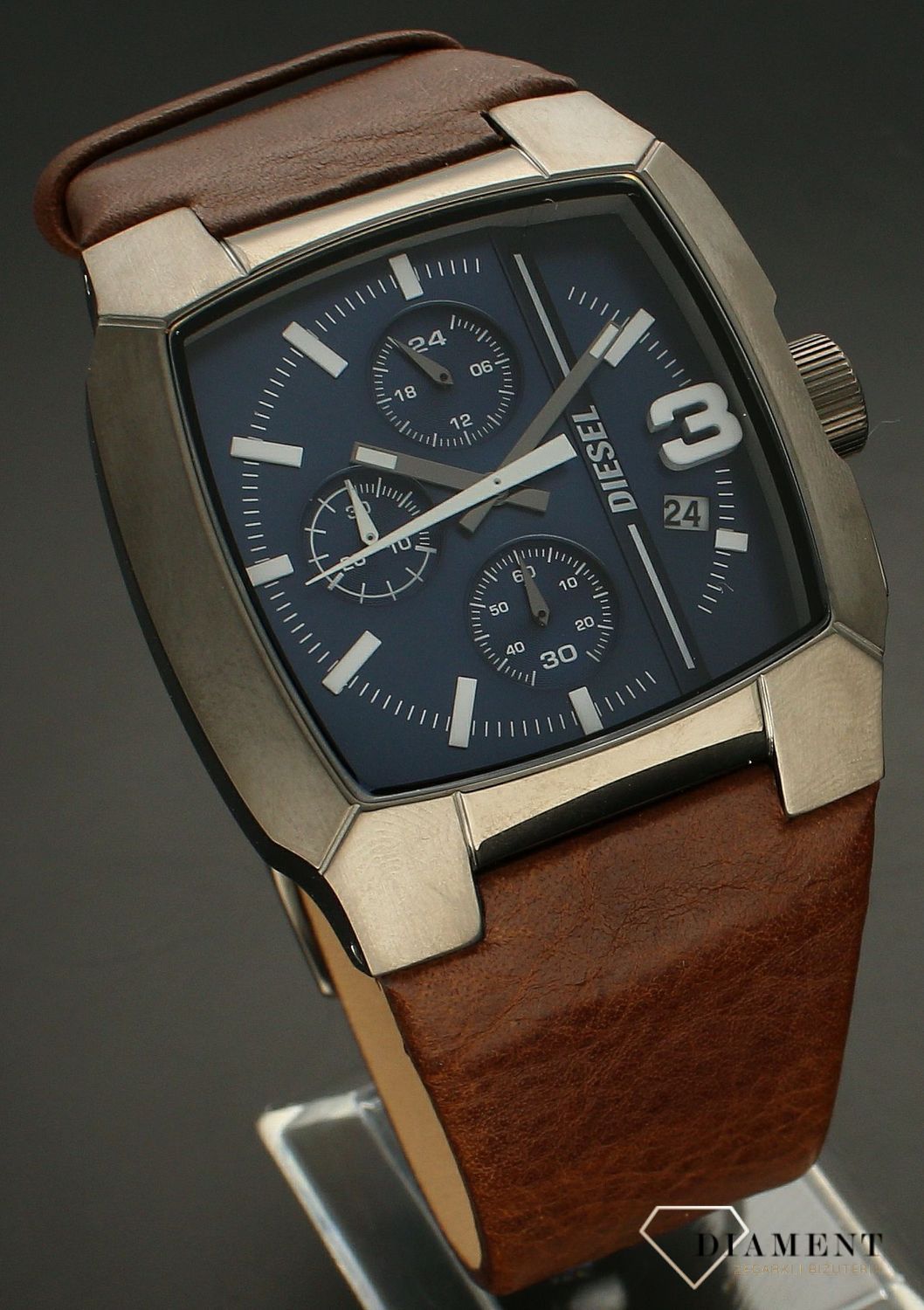 Zegarek męski Diesel CLIFFHANGER na brązowym pasku DZ4641. Męski zegarek Diesel. Męski zegarek klasyczny na pasku. Zegarek męski na brązowym pasku. Modowy zegarek męski. Zegarek męski na pasku Diesel idealny na preze.jpg