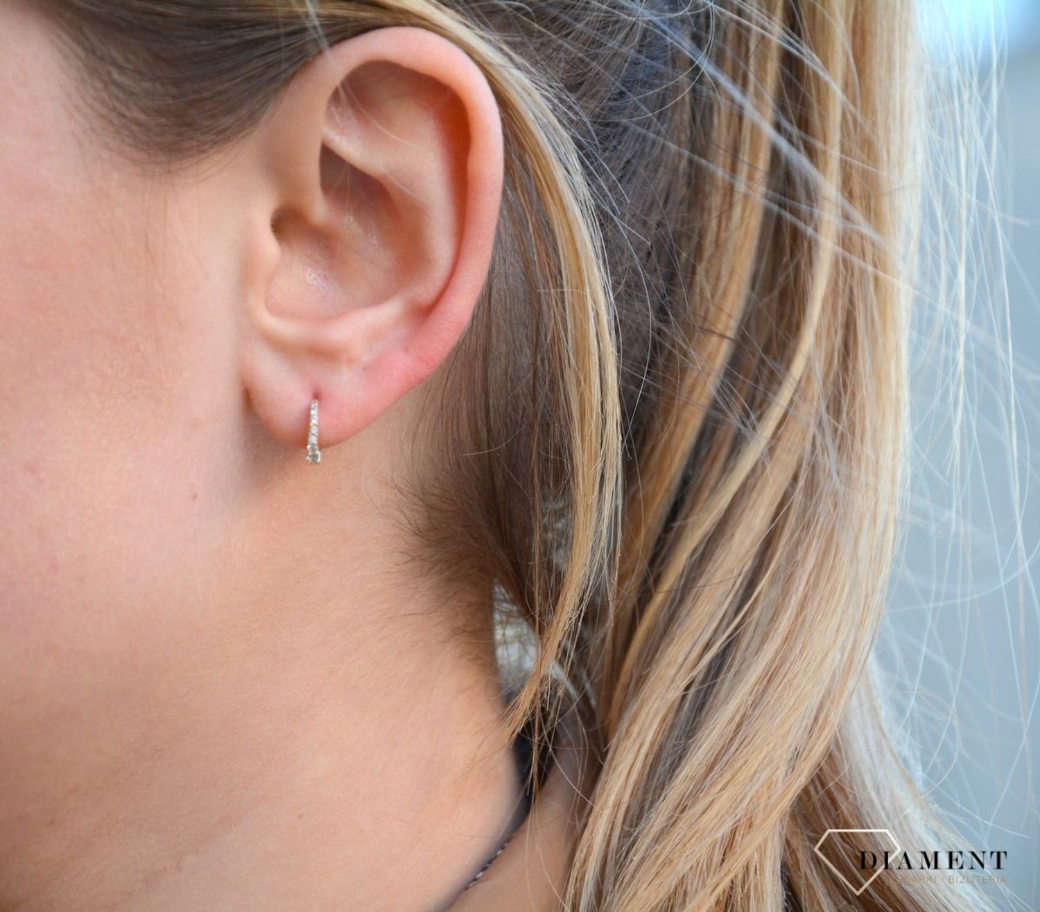 Złote kolczyki kółka 585 z cyrkoniami dla dziewczynki E0217-186-1.jpg