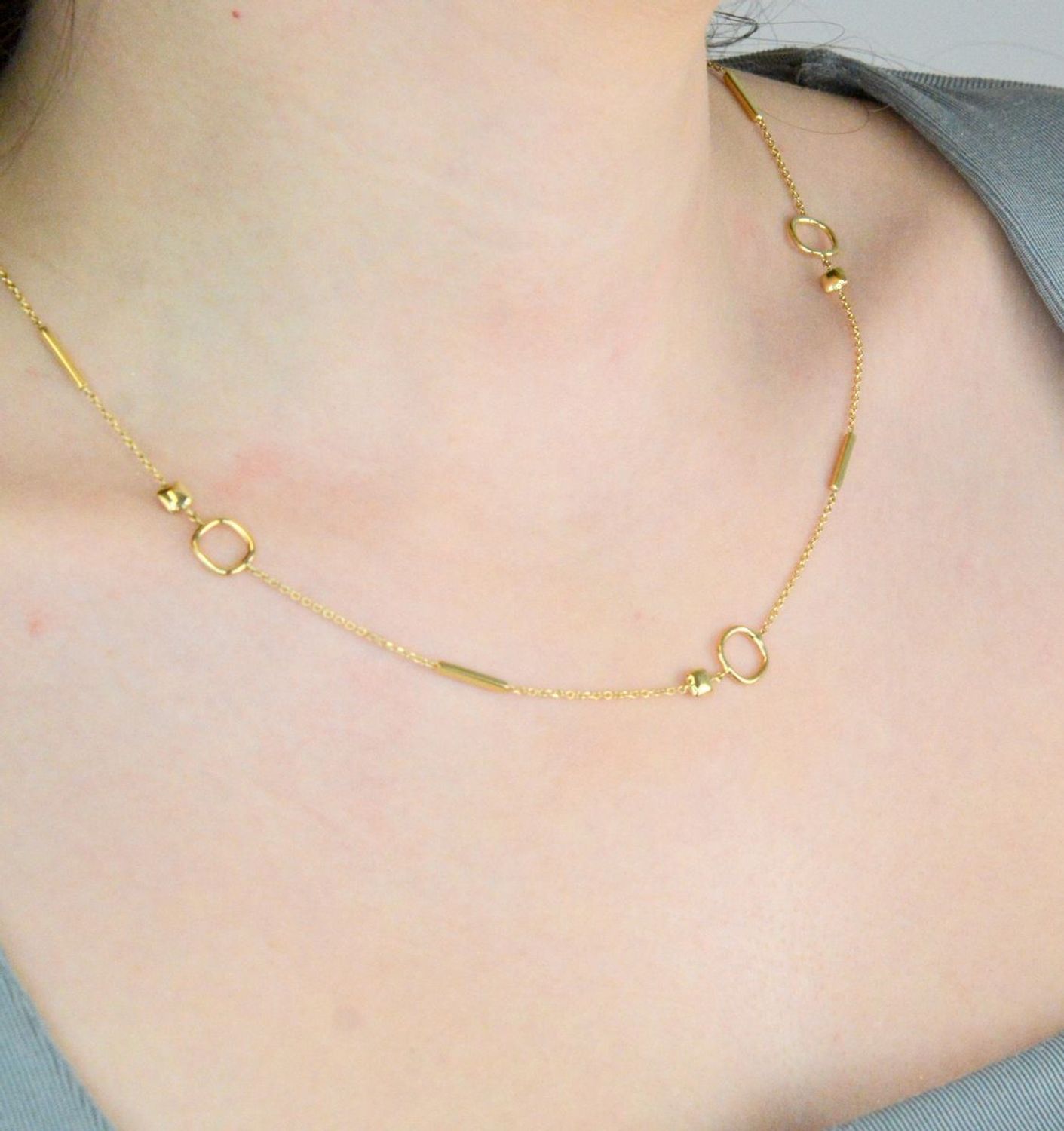 Naszyjnik złoty celebrytka pr 585, E0OR022208064501 Złoty naszyjnik 585 celebrytka. Niezwykły blask szlachetnego kruszcu zamknięty w wyjątkowej formie. Subtelny kontur elementów ozdobnych1.jpg