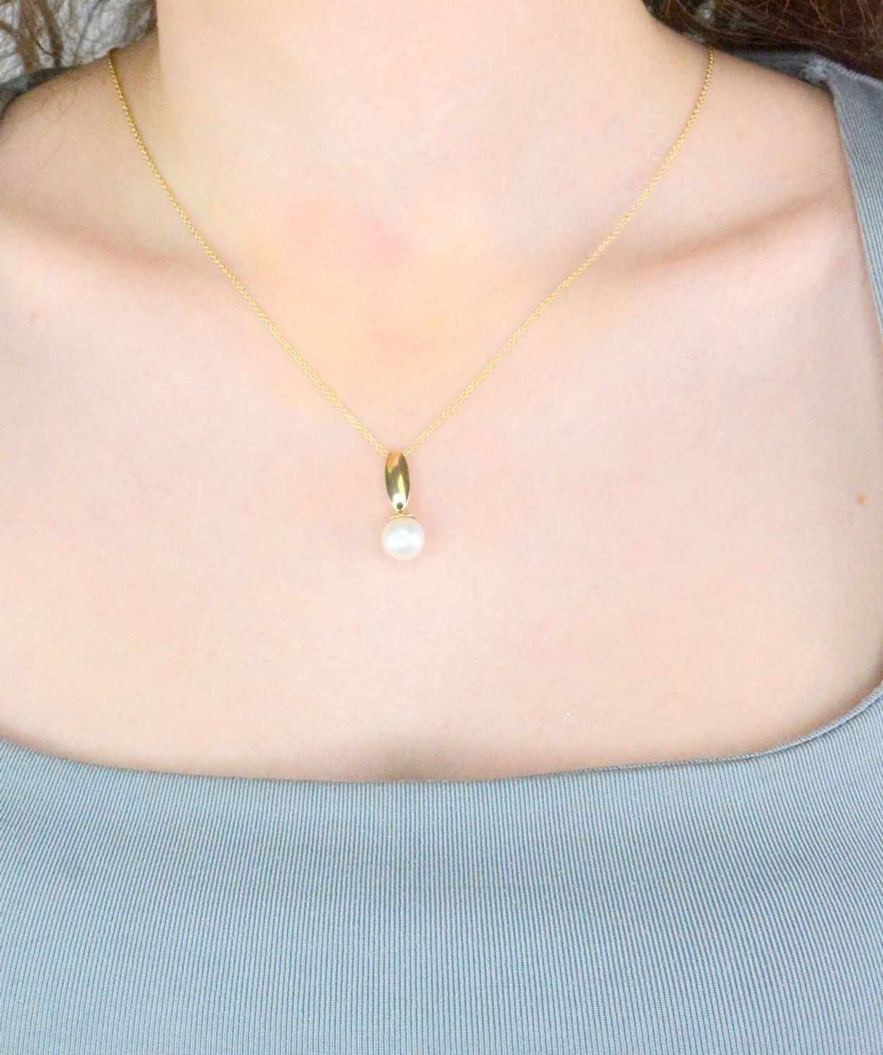 Naszyjnik złoty z perłą pr 585, E5PPBOUP04PE Złoty naszyjnik 585 celebrytka z zawieszką perłą. Niezwykły blask szlachetnego kruszcu zamknięty w wyjątkowej formie.1.jpg