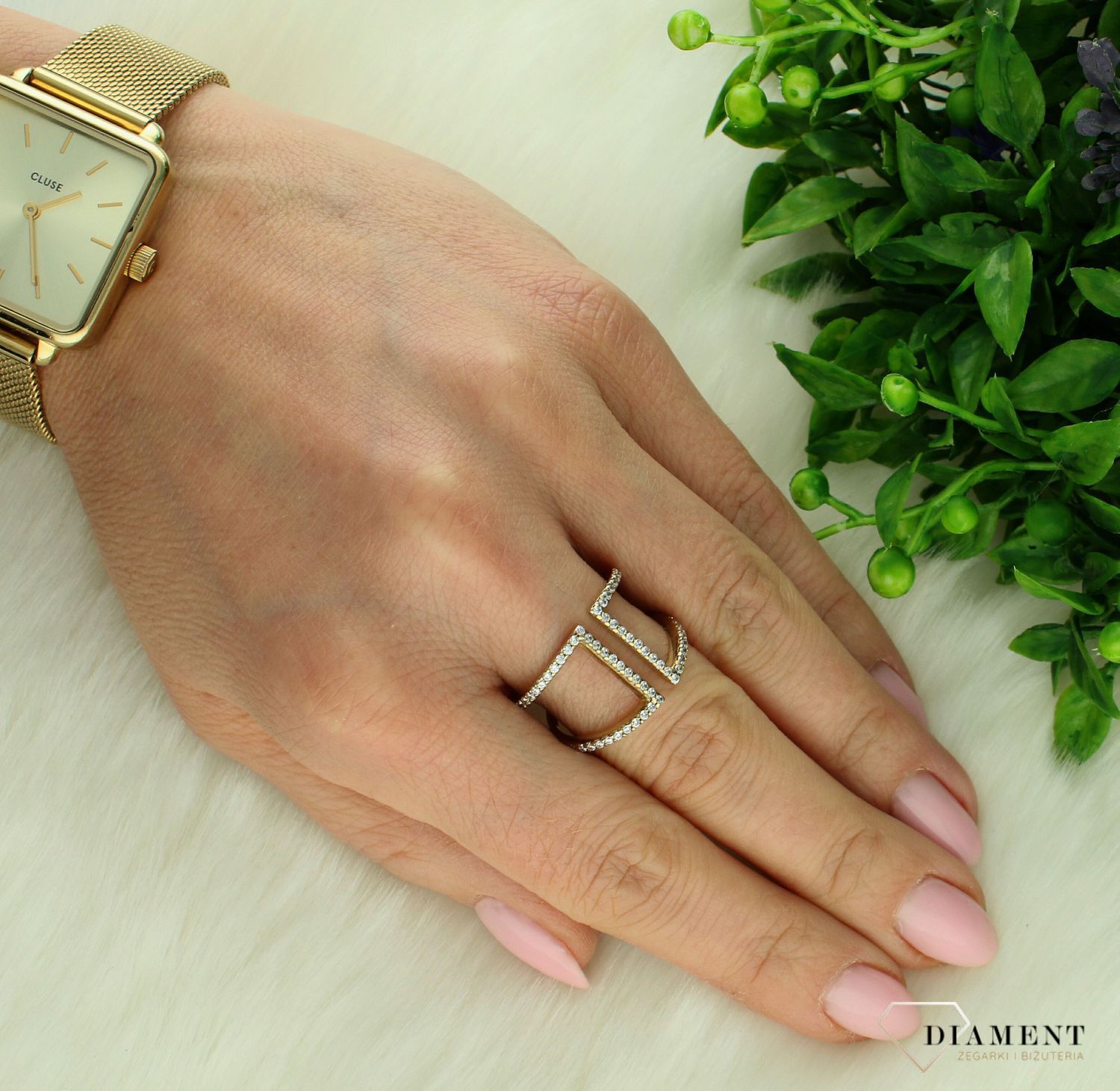 Złoty pierścionek damski 333 z cyrkoniami rozmiar 16 EB11286-333.jpg