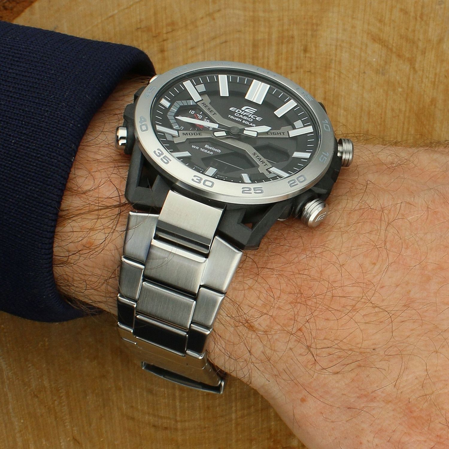 Casio Edifice ECB-2000D-1AEF - zegarek solarny Bluetooth stalowy 100M stal.jpg