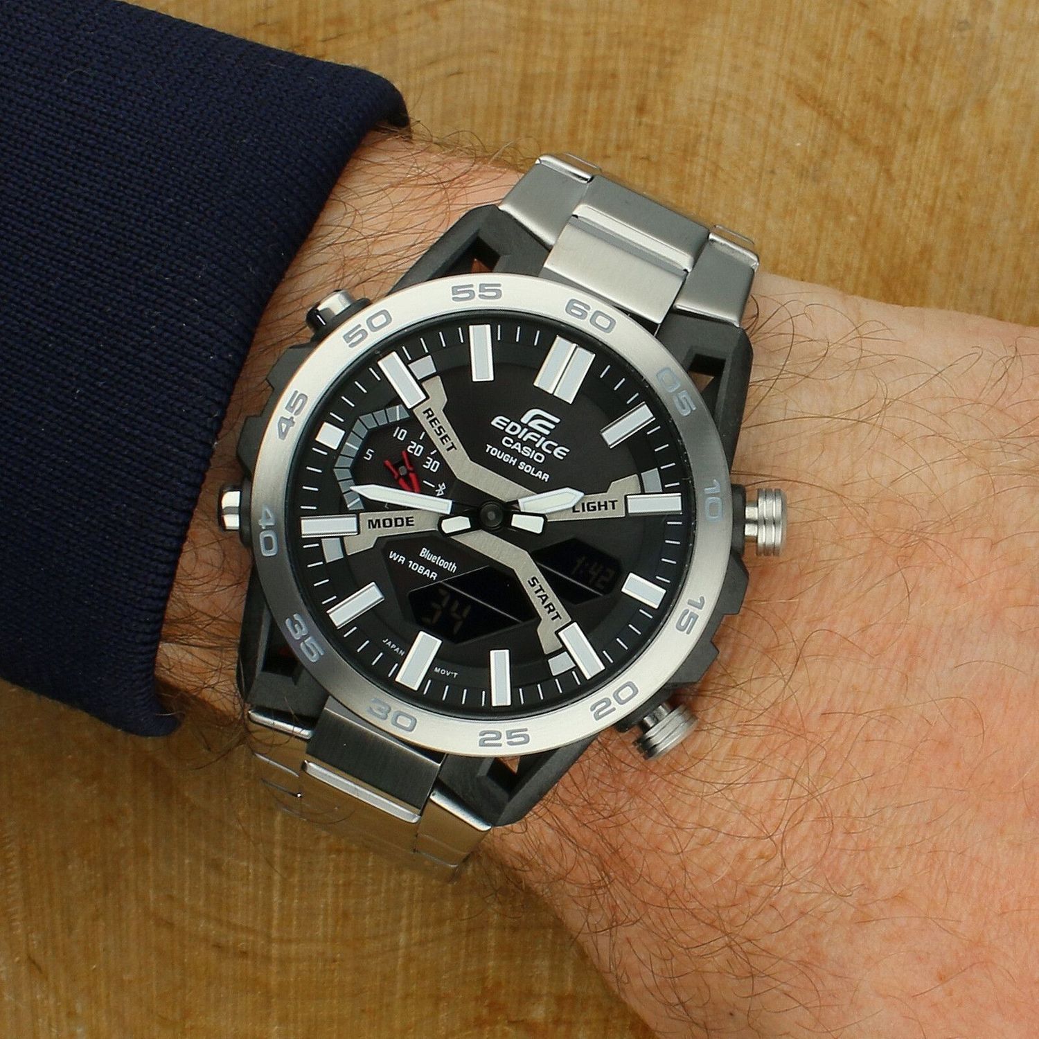 Casio Edifice ECB-2000D-1AEF - zegarek solarny Bluetooth stalowy 100M stal.jpg