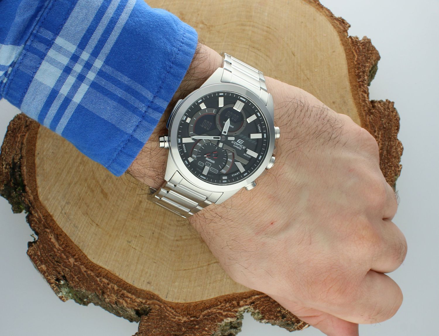 Zegarek męski Casio EDIFICE Bluetooth Premium Schedule Timer Sapphire ECB-30D-1AEF🕦to zegarek wykonany wysokiej jakości materiałów i wyposażony w rozbudowane funkcje.🕦Wszystko to w połączeniu z wysoką 1.jpg