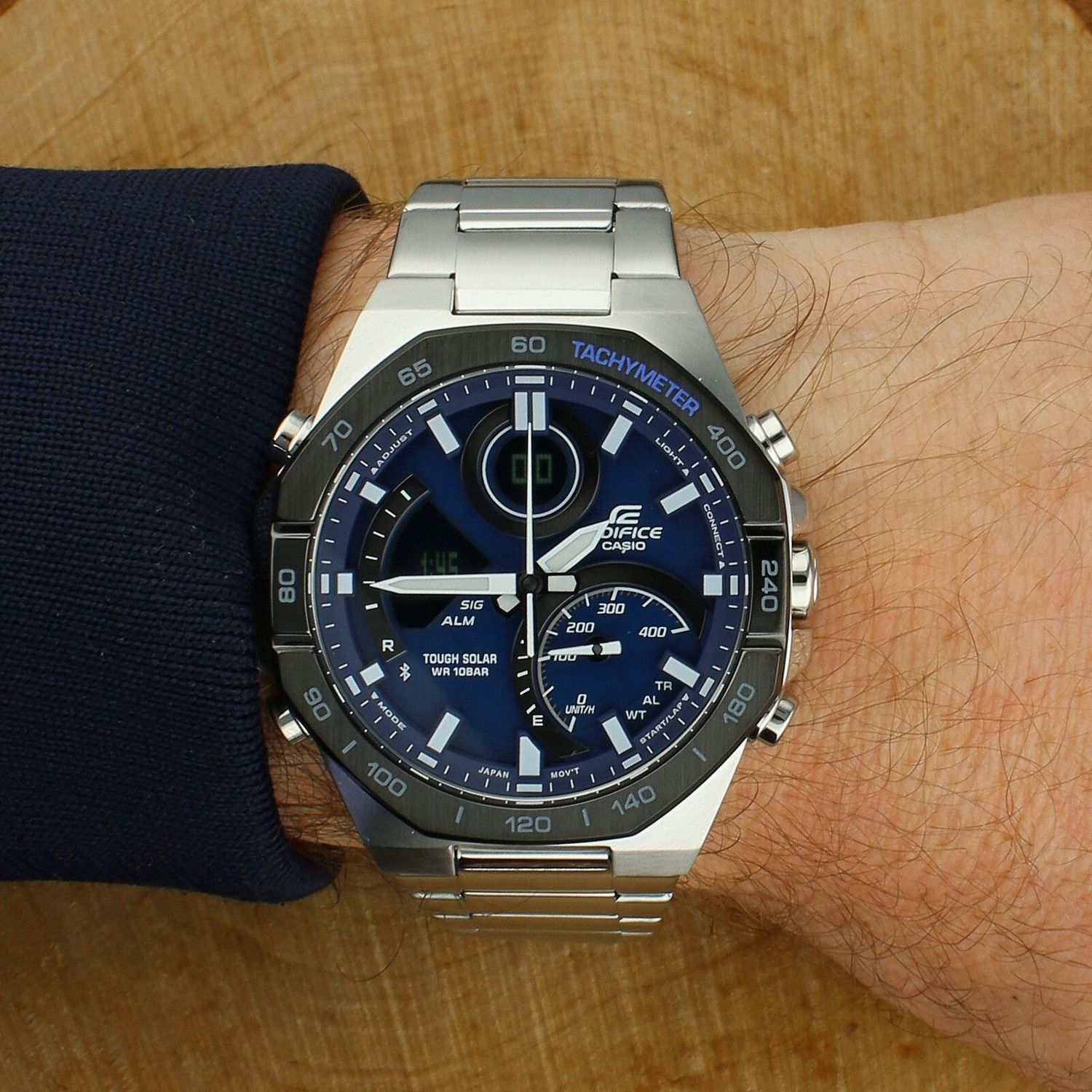 Casio Edifice ECB-950DB-2AEF - zegarek solarny Bluetooth stalowy 100M blue.jpg