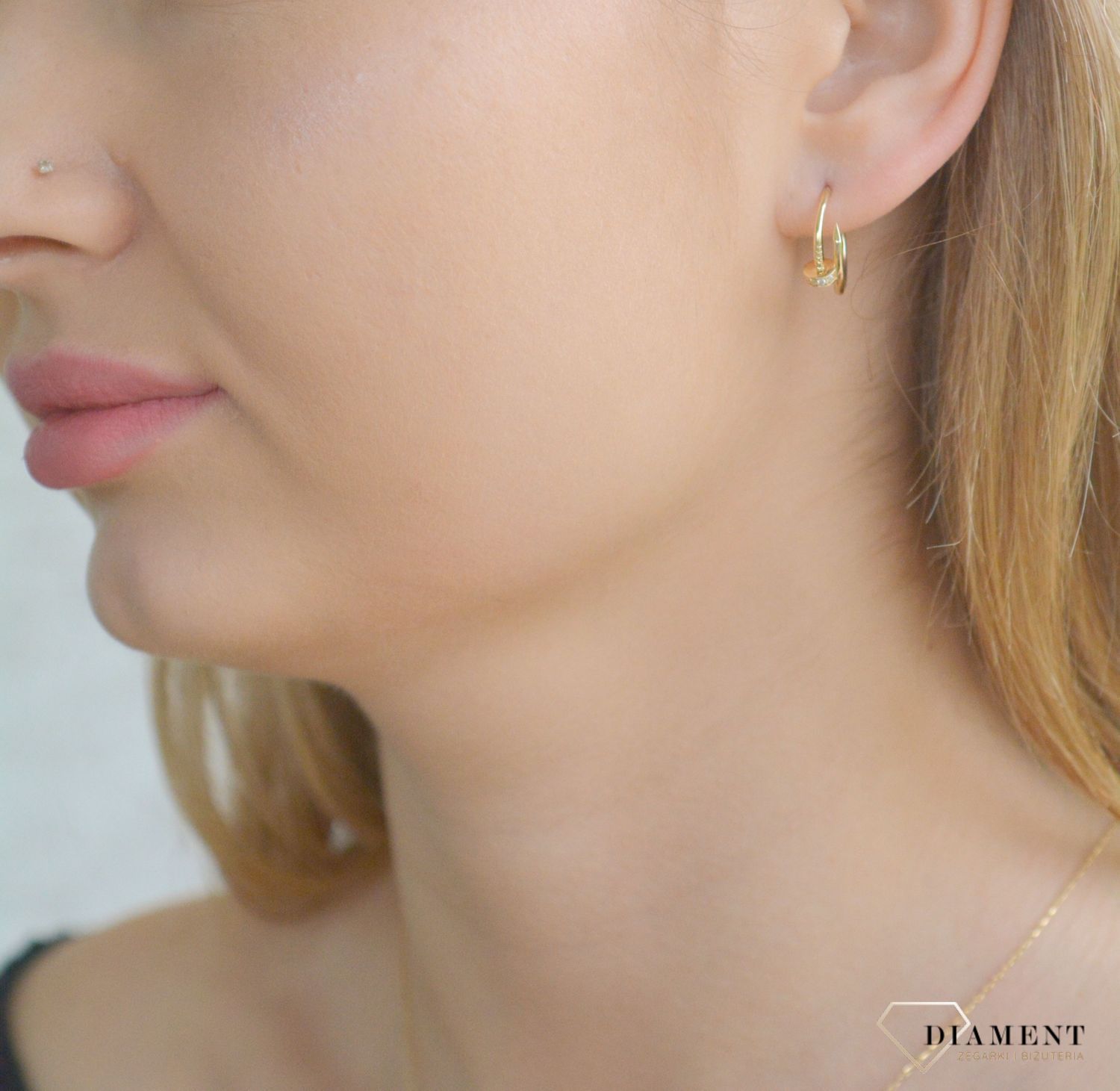 Złote kolczyki damskie 585 kółeczka gwóźdź EE1658-01. Złote kolczyki damskie. Złote kolczyki kółeczka. Kolczyki złote kółka gwóźdź Złote kolczyki dla dziewczynki. Kolczyki kółeczka złote na prezent..jpg