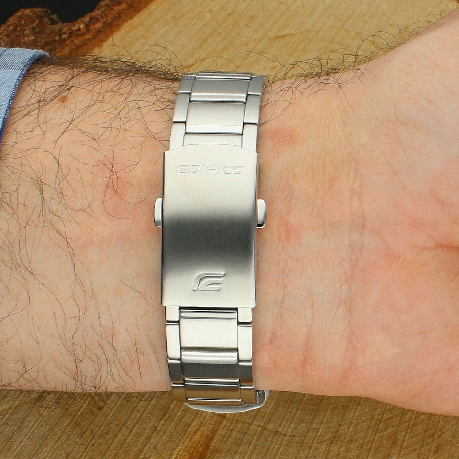 Zegarek Casio Edifice – Męski zegarek kwarcowy ze stalową bransoletą i zieloną tarczą.jpg