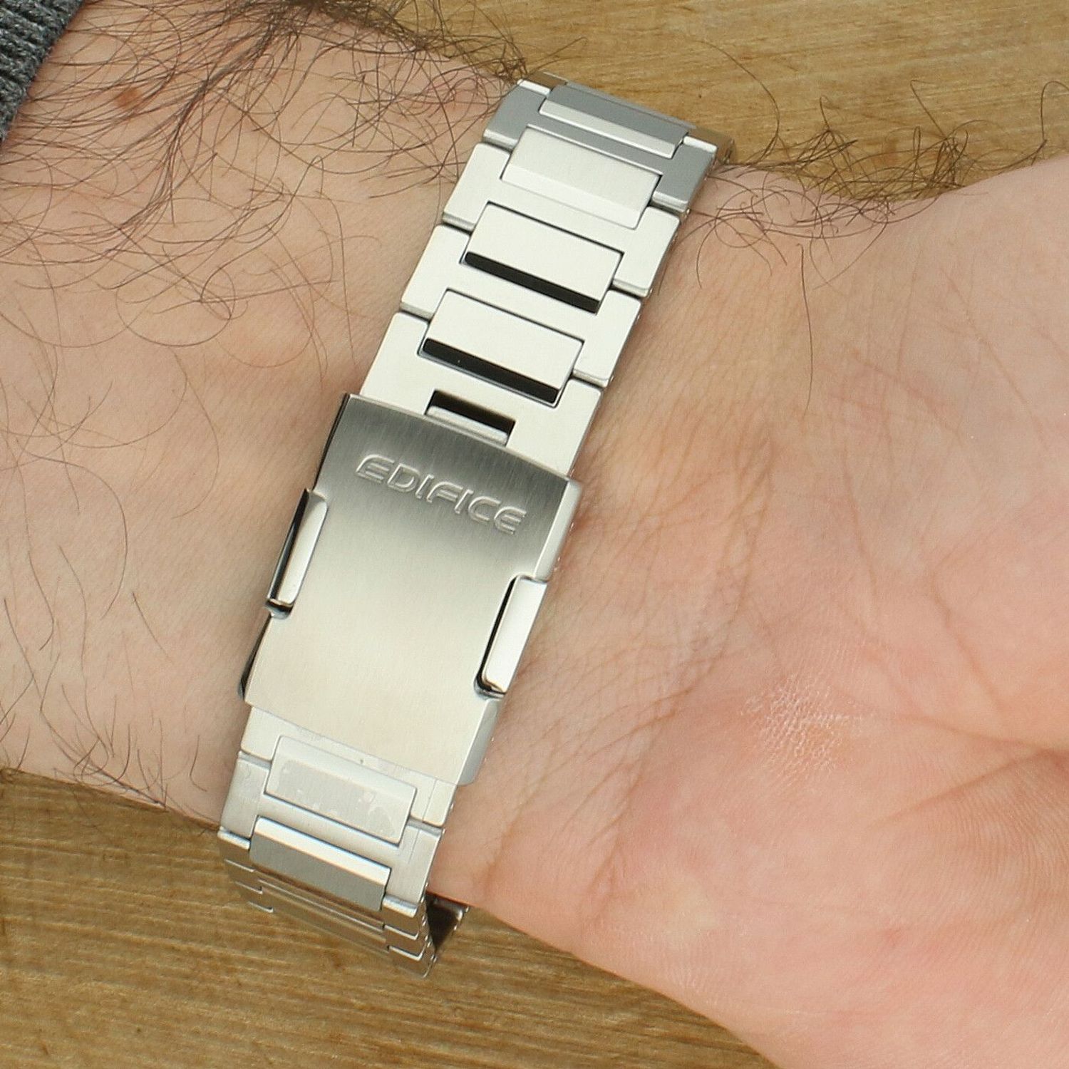 Casio Edifice EFK-110D-1AER Automatic – srebrna tarcza, szafir, 100 m (1).jpg