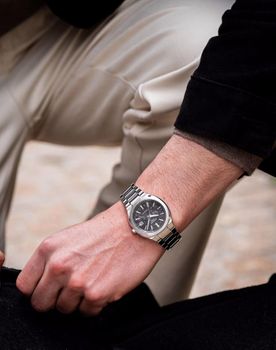 Casio EDIFICE EFK-200CD-1AER Automatic Carbon Dial 38 mm (1).jpg