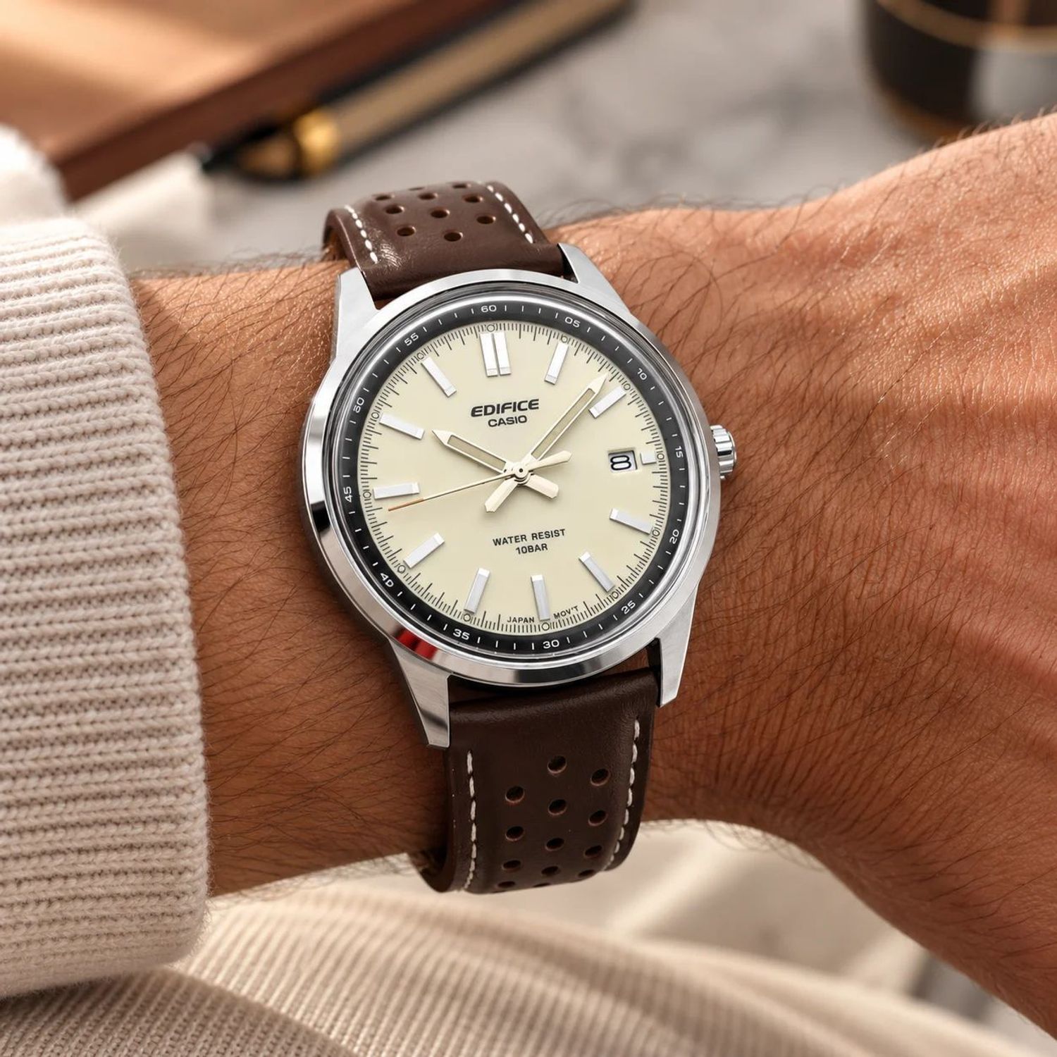Zegarek męski Casio Edifice EFR-109L-7AER – beżowa tarcza, skórzany pasek.jpg