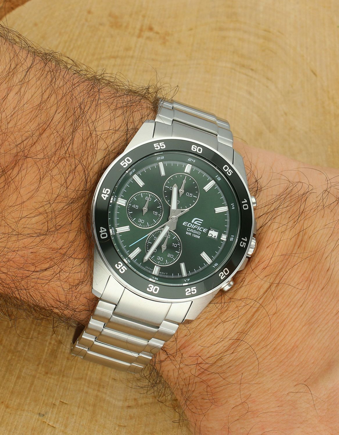 Zegarek CASIO Ediffice Spphire EFR-526D-3AVUEF Zegarek męski Casio Ediffice Classic Sapphire EFR-526D-3AVUEF wyposażony jest w.webp