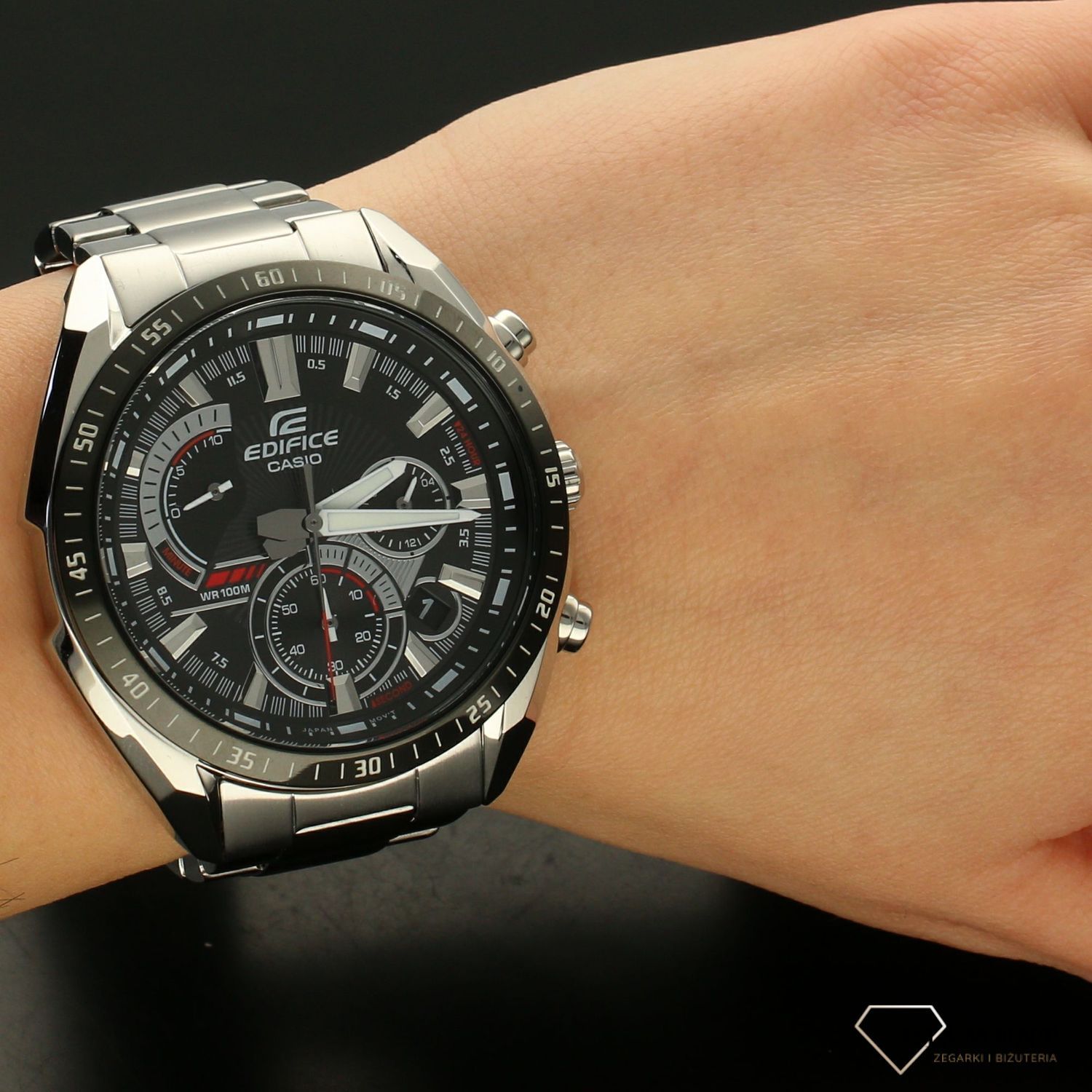 Zegarek męski CASIO Edifice EFR-570DB-1AVUEF  Zegarek męski Casio EDIFICE stalowej bransolecie z czarno-czerwoną tarczą i wyświetlaczem. ⌚ Idealny na prezent dla mężczyzny 🎁 Zegarek z grawerem (4).jpg