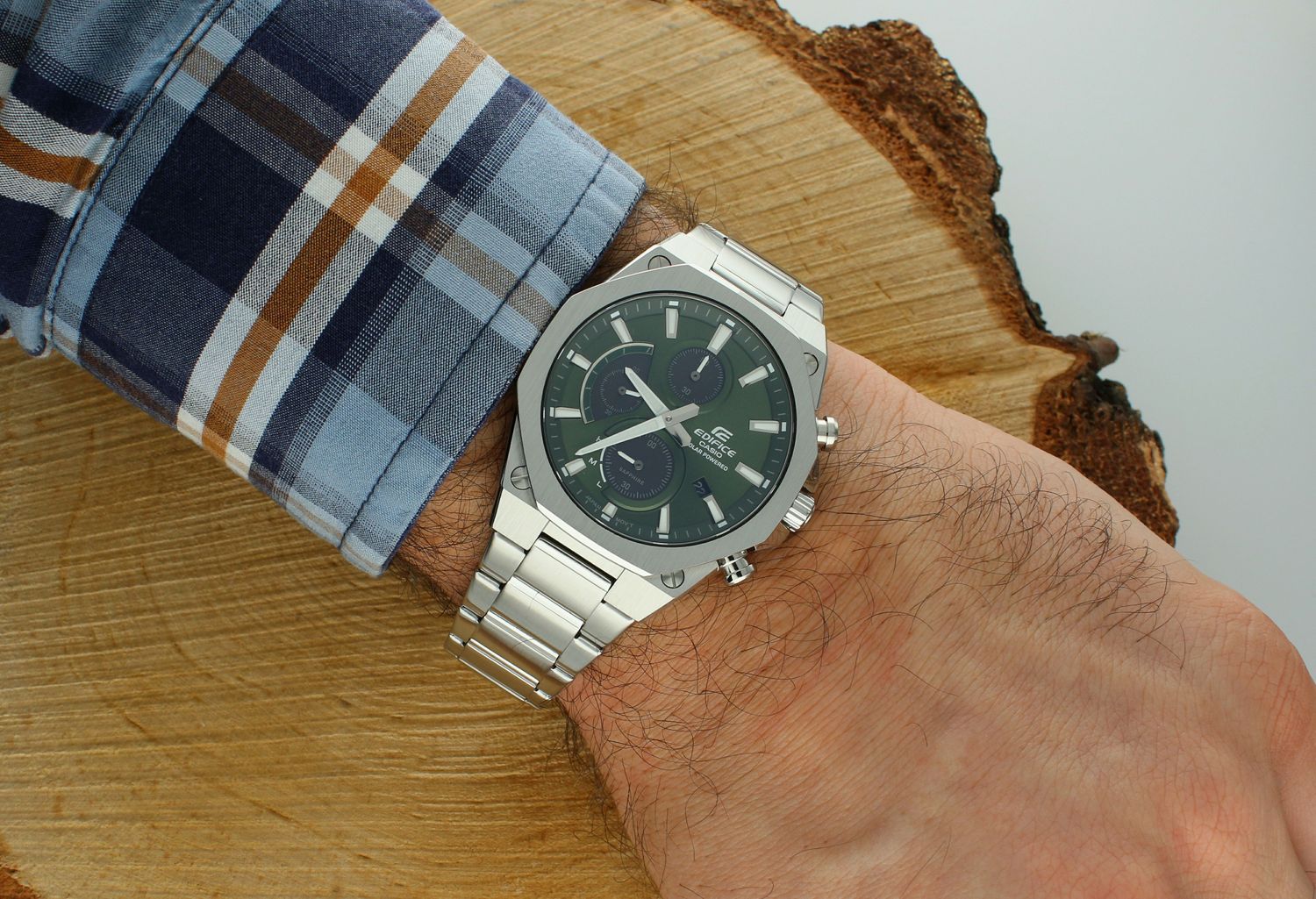 Zegarek męski Casio Edifice Solar Sapphire Chronograph EFS-S570D-3AUEF zielona tarcz. Zegarek Casio solarny. Zegarek męski ze szkłem szafirowym. Zegarek na prezent dla mężczyzny..jpg