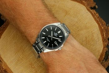 Casio EDIFICE EFV-150D-1AVUEF – elegancki zegarek męski ze stalową bransoletą, czarną tarczą i fluorescencyjnymi wskazówkami. Wodoszczelność 100M, szkiełko mineraln (2).jpg