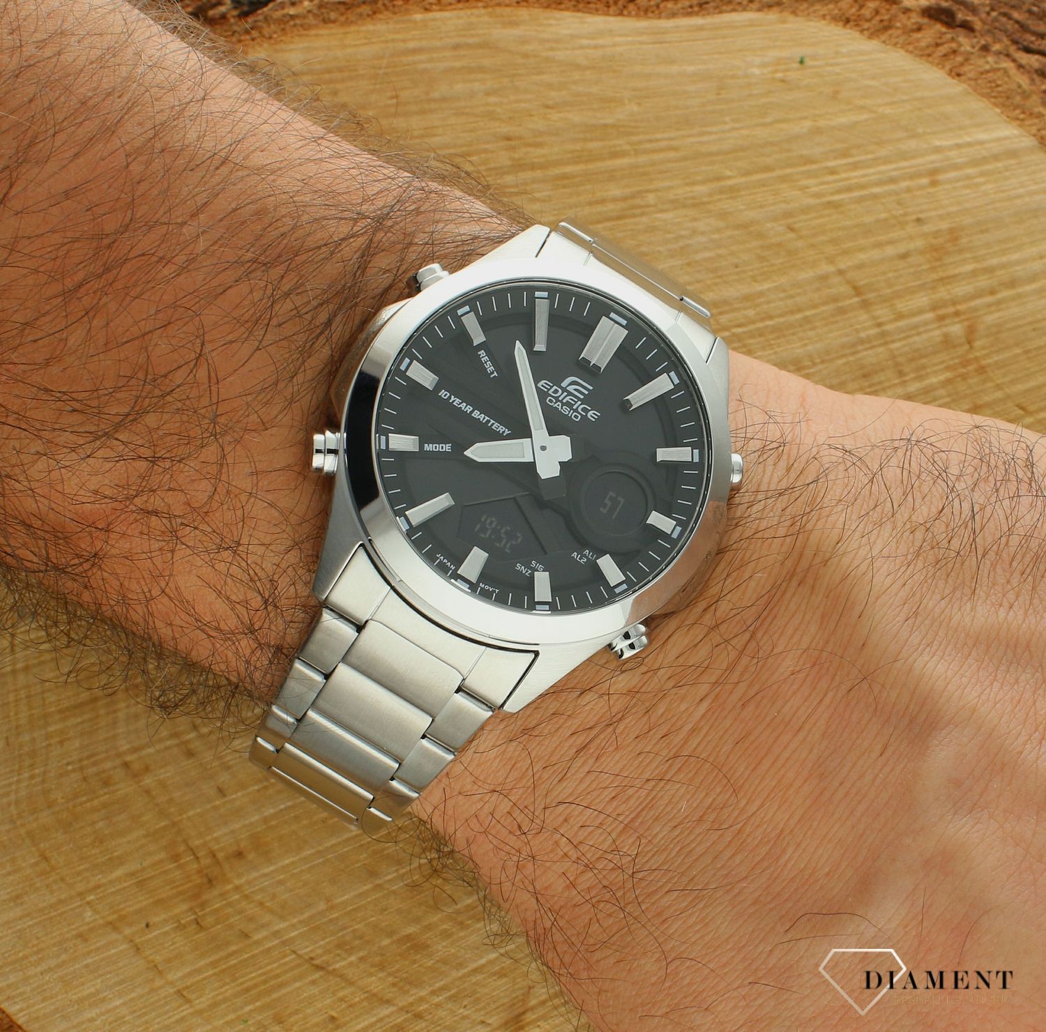 Zegarek męski Casio Edifice Chronograph EFV-C120D-1AEF.  Męski zegarek Casio na bransolecie. Zegarek sportowy Casio Ediffce na bransolecie. Zegarek męski Casio z chronografem. Zegarek męski Casio Edifice na prezent..jpg
