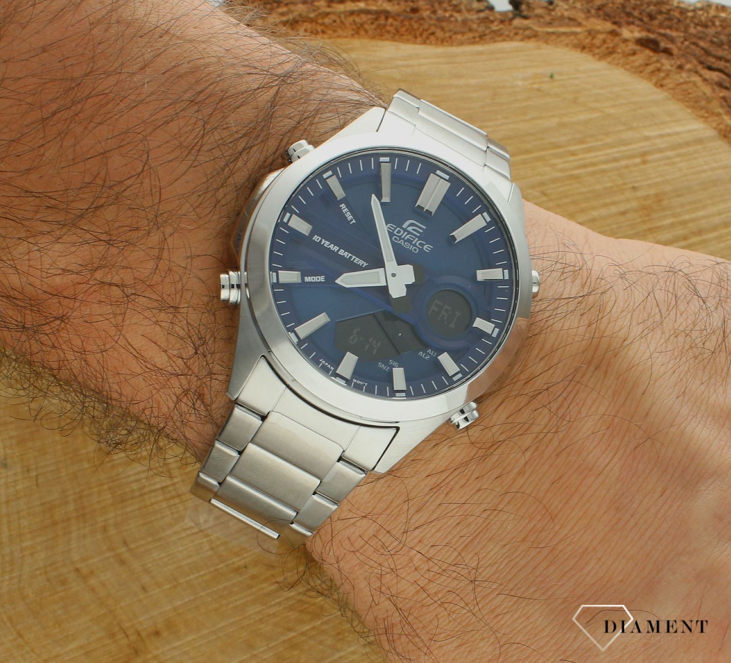 Zegarek męski Casio Edifice Chronograph EFV-C120D-2AEF. Męski zegarek Casio na bransolecie. Zegarek sportowy Casio Ediffice na bransolecie. Zegarek męski Casio z chronografem. Zegarek męski Casio Ediffice na prezent..jpg