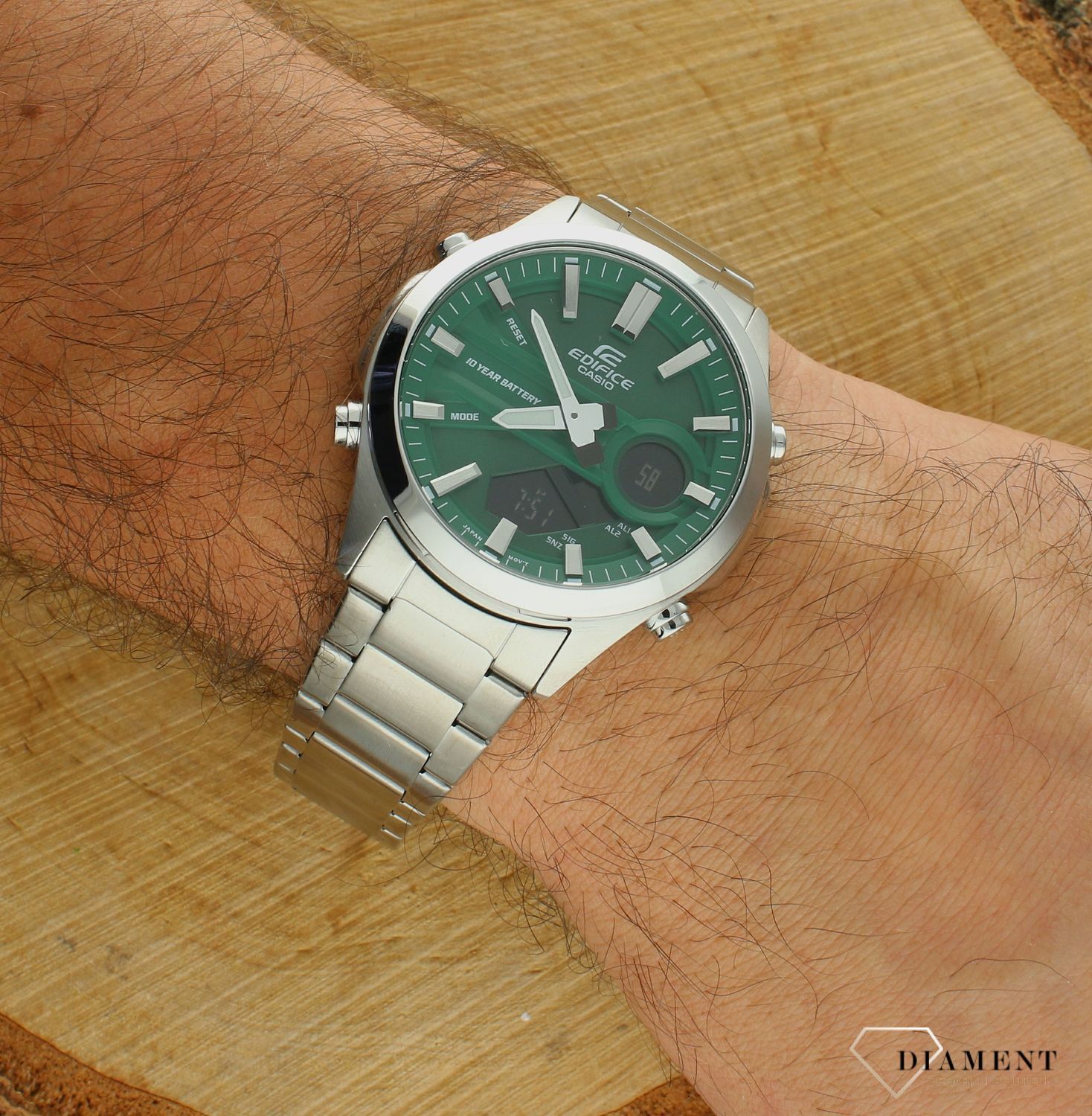 Zegarek męski Casio Edifice Chronograph EFV-C120D-3AEF. Męski zegarek Casio na bransolecie. Zegarek sportowy Casio Ediffce na bransolecie. Zegarek męski Casio z chronografem. Zegarek męski Casio Edifice na prezent..jpg