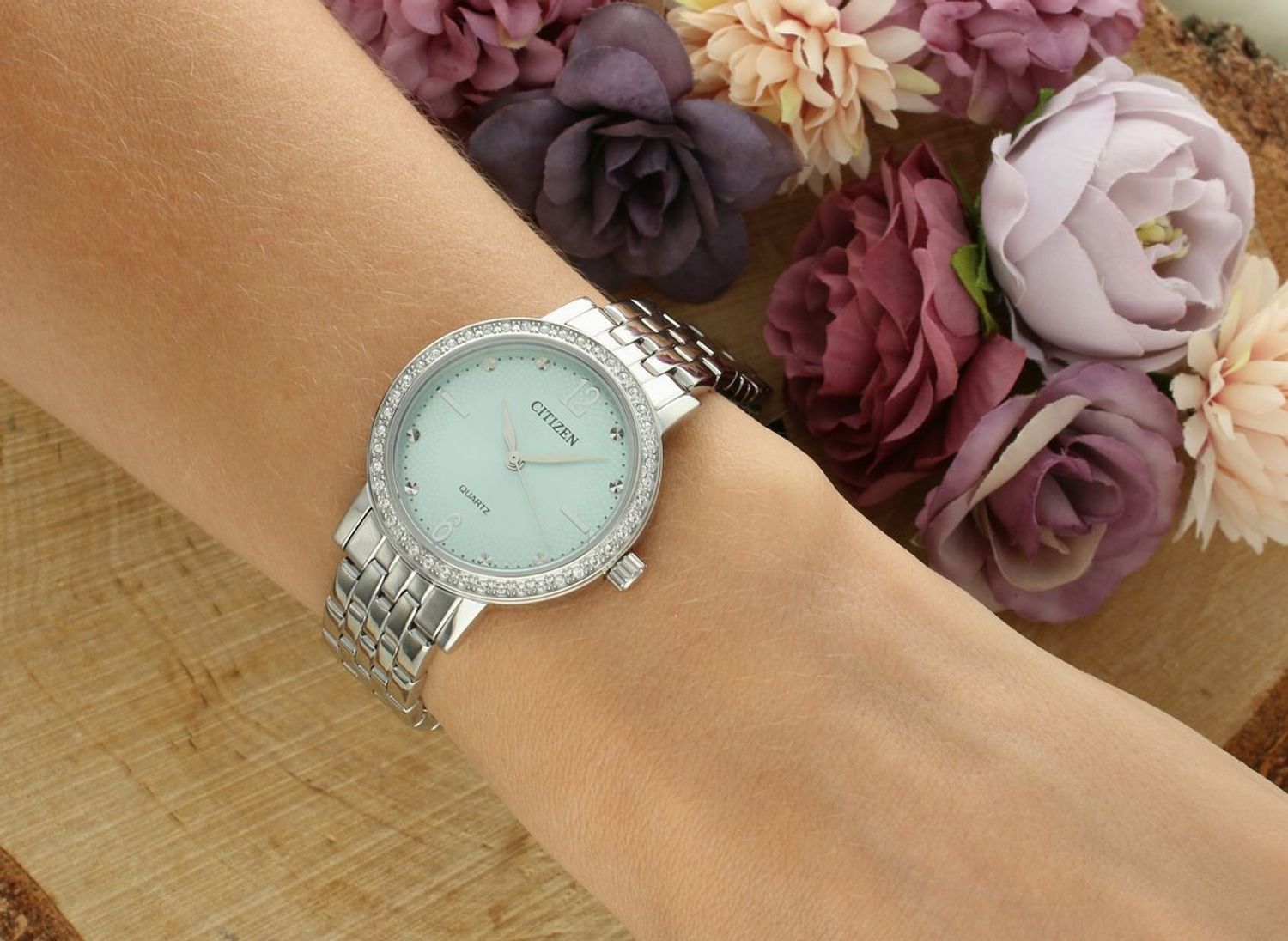 Zegarek Damski Citizen EL3100-55X – Fashion Style, Zielona Tarcza, Stalowa Bransoleta (1).jpg