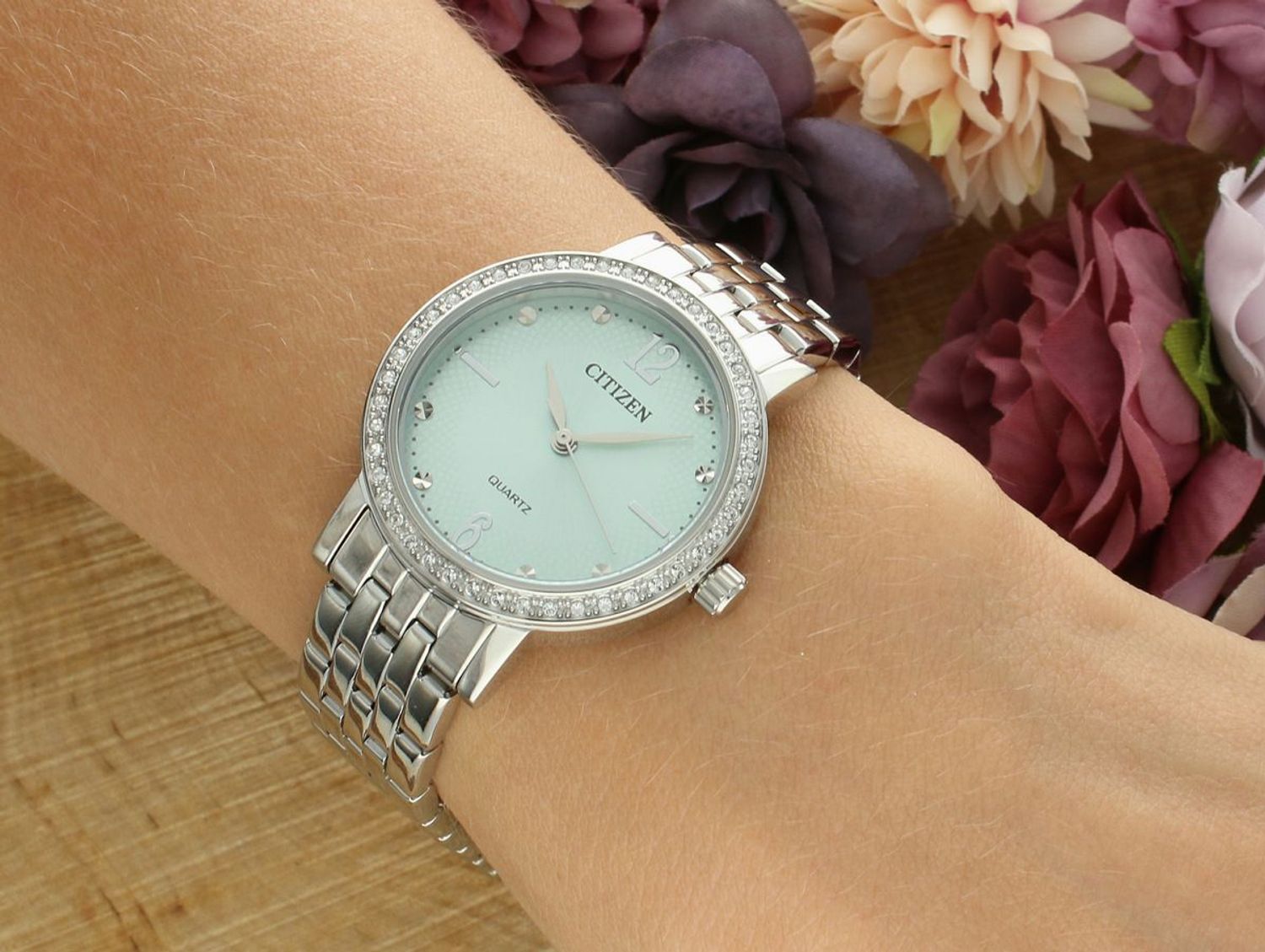 Zegarek Damski Citizen EL3100-55X – Fashion Style, Zielona Tarcza, Stalowa Bransoleta (1).jpg