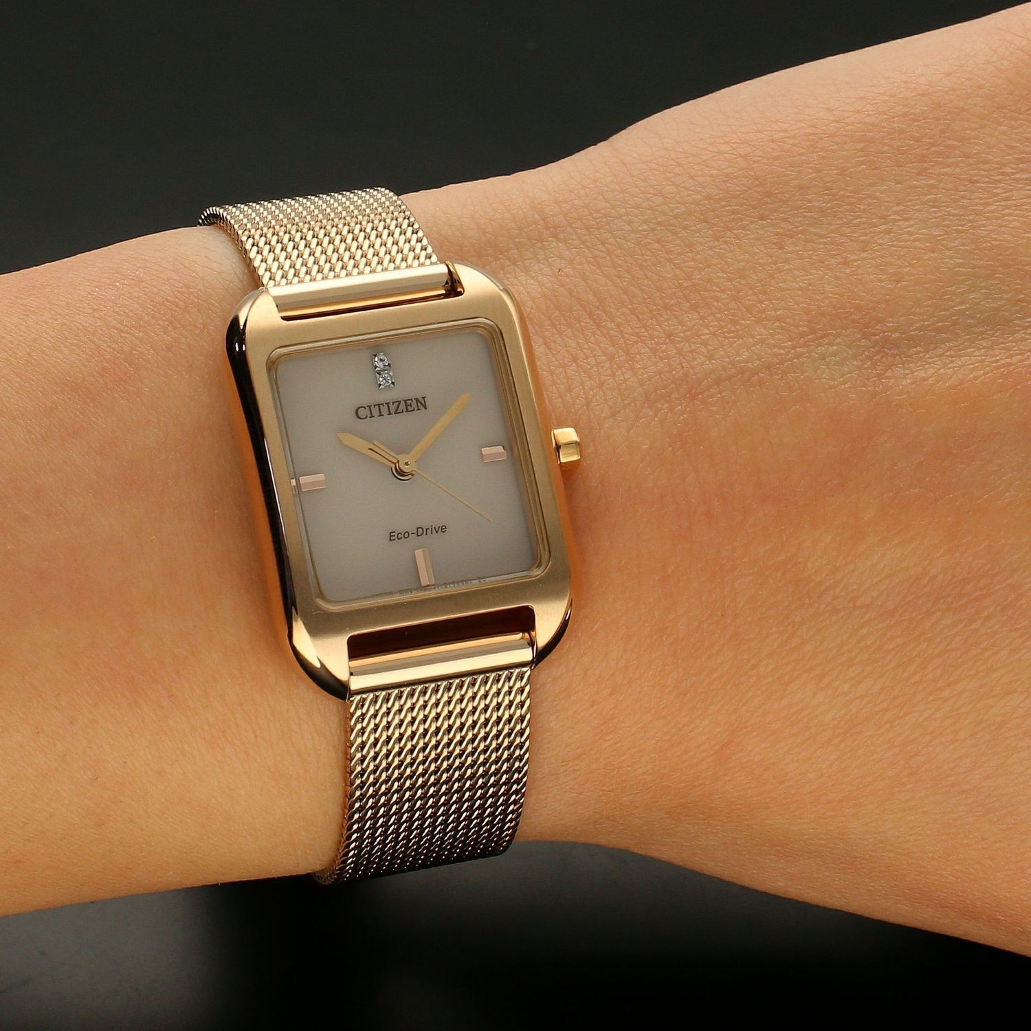 Zegarek damski na bransolecie w kolorze różowego złota Citizen EM0493-85P.jpg