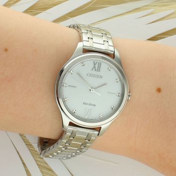 Citizen EM0500-73A Elegance Eco-Drive – damski zegarek solarny ze białą tarczą.jpg