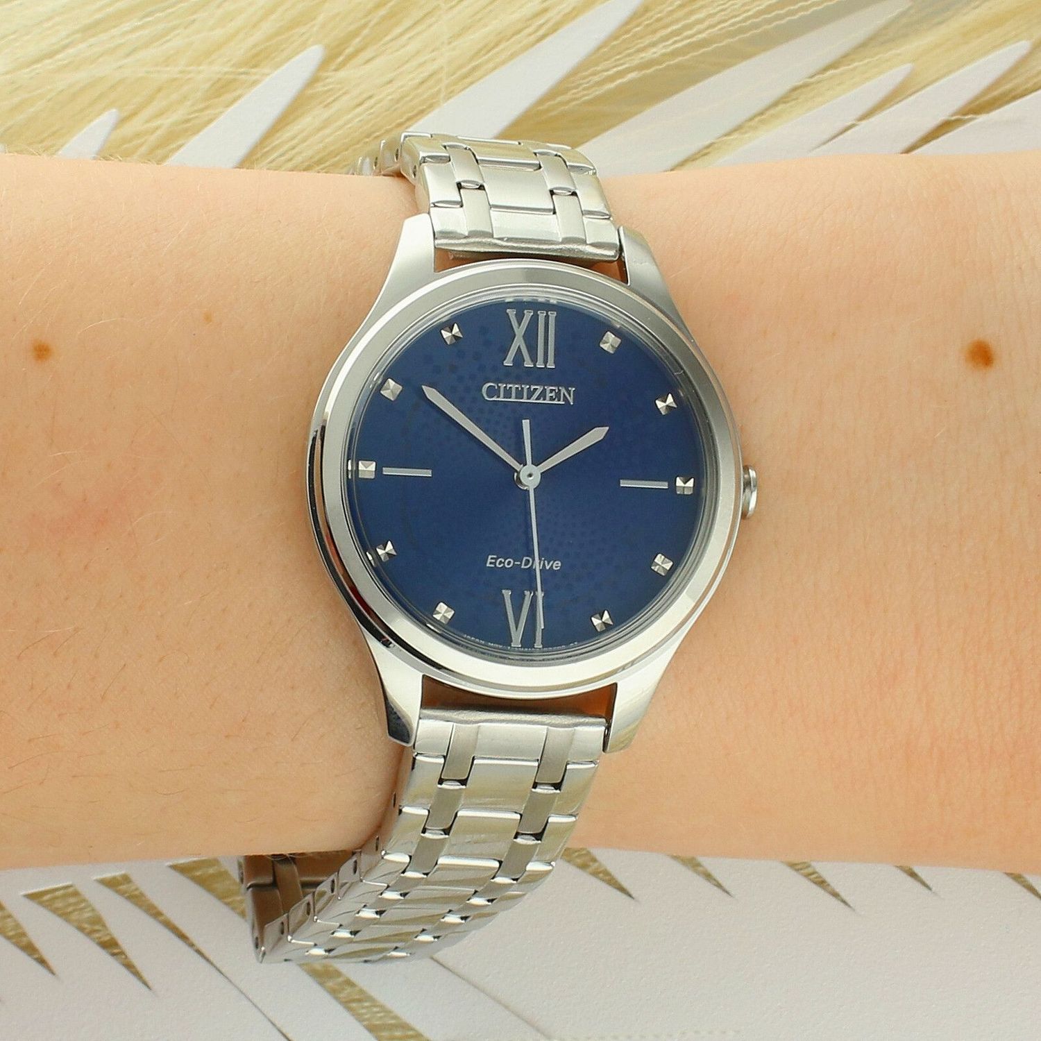 Citizen EM0500-73L  Damski zegarek Eco-Drive z niebieską tarczą i kryształkami blue.jpg