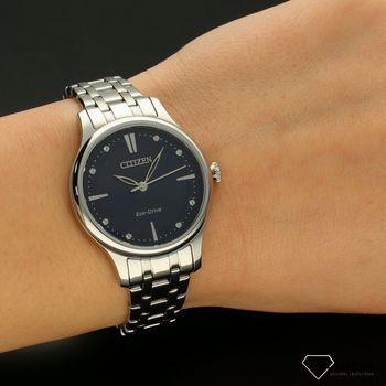 Zegarek damski na bransolecie z czytelną tarczą Citizen, zasilany światłem EM0890-85L ⌚ (5).jpg
