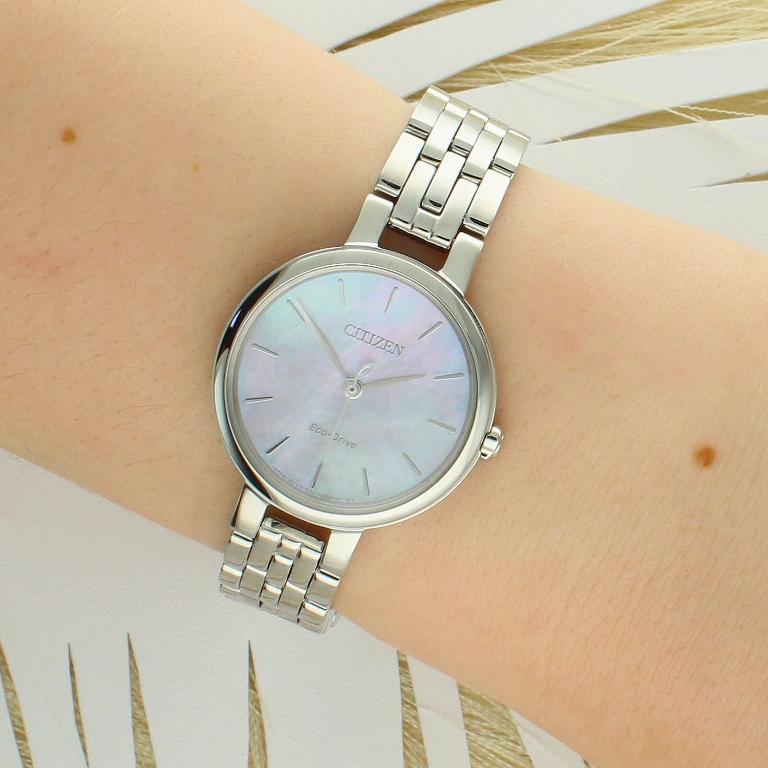 Citizen EM0990-81Y Classic L Eco-Drive – damski zegarek solarny srebrny damski.jpg