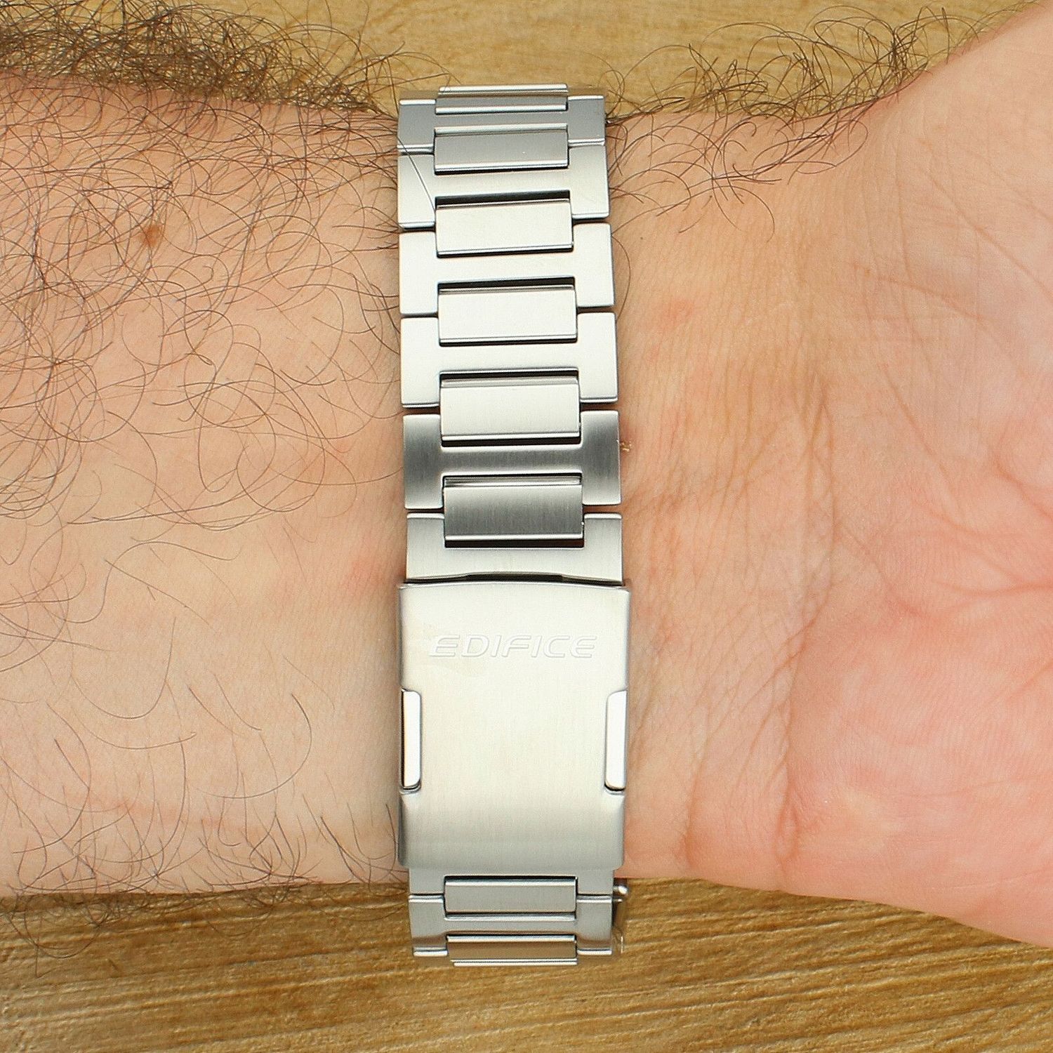 EDIFICE EQB-1300D-5AEF – męski zegarek solarny Bluetooth z brązową tarczą (2).jpg