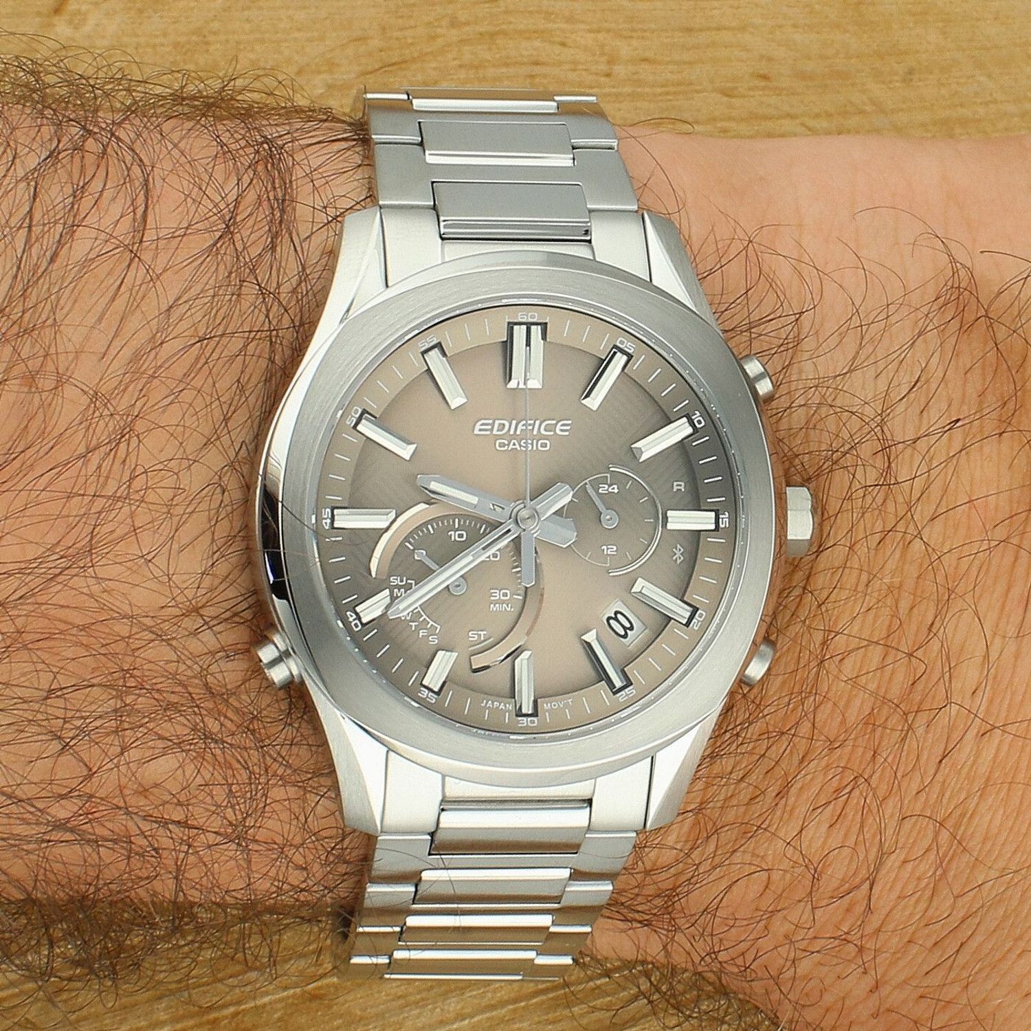 EDIFICE EQB-1300D-5AEF – męski zegarek solarny Bluetooth z brązową tarczą (2).jpg